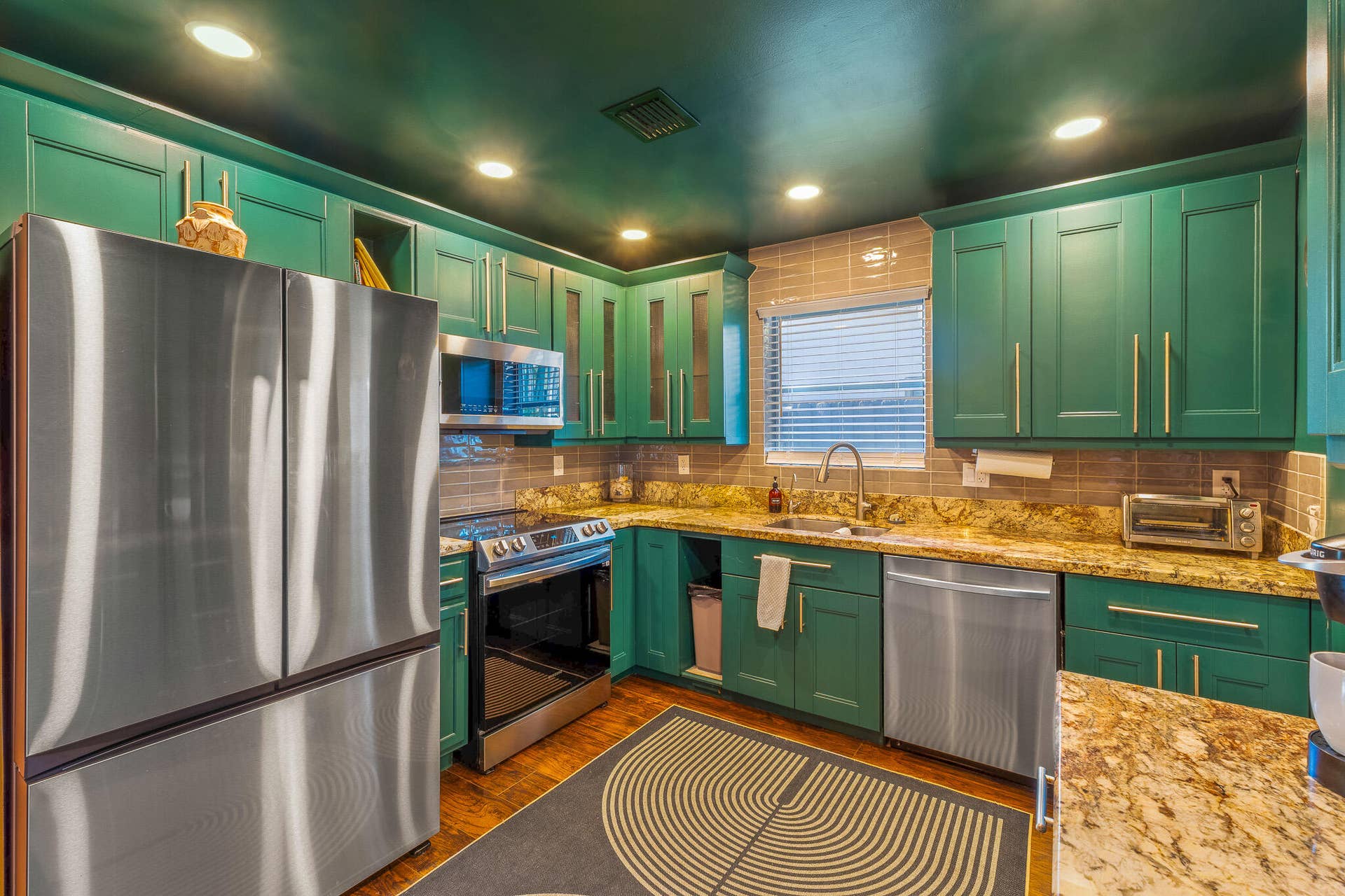 2816 NE 9th Terrace, Wilton Manors, FL 33334 2816 NE 9 Terrace (13 of 26)