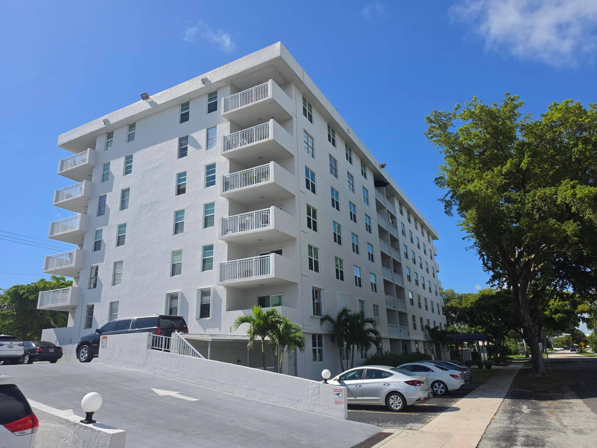 6000 NE 22nd Way, #3g, Fort Lauderdale, FL 33308 20260523_101258_fixed