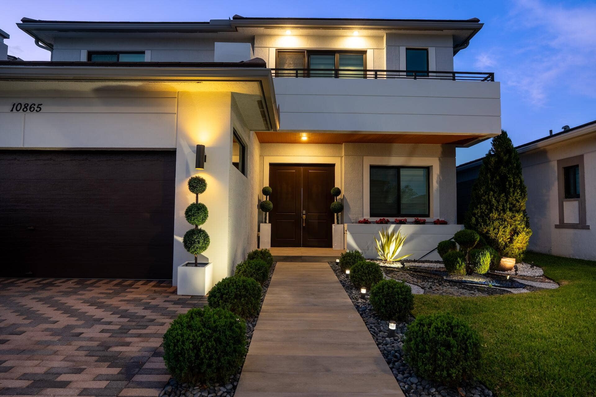FRONT EXTERIOR