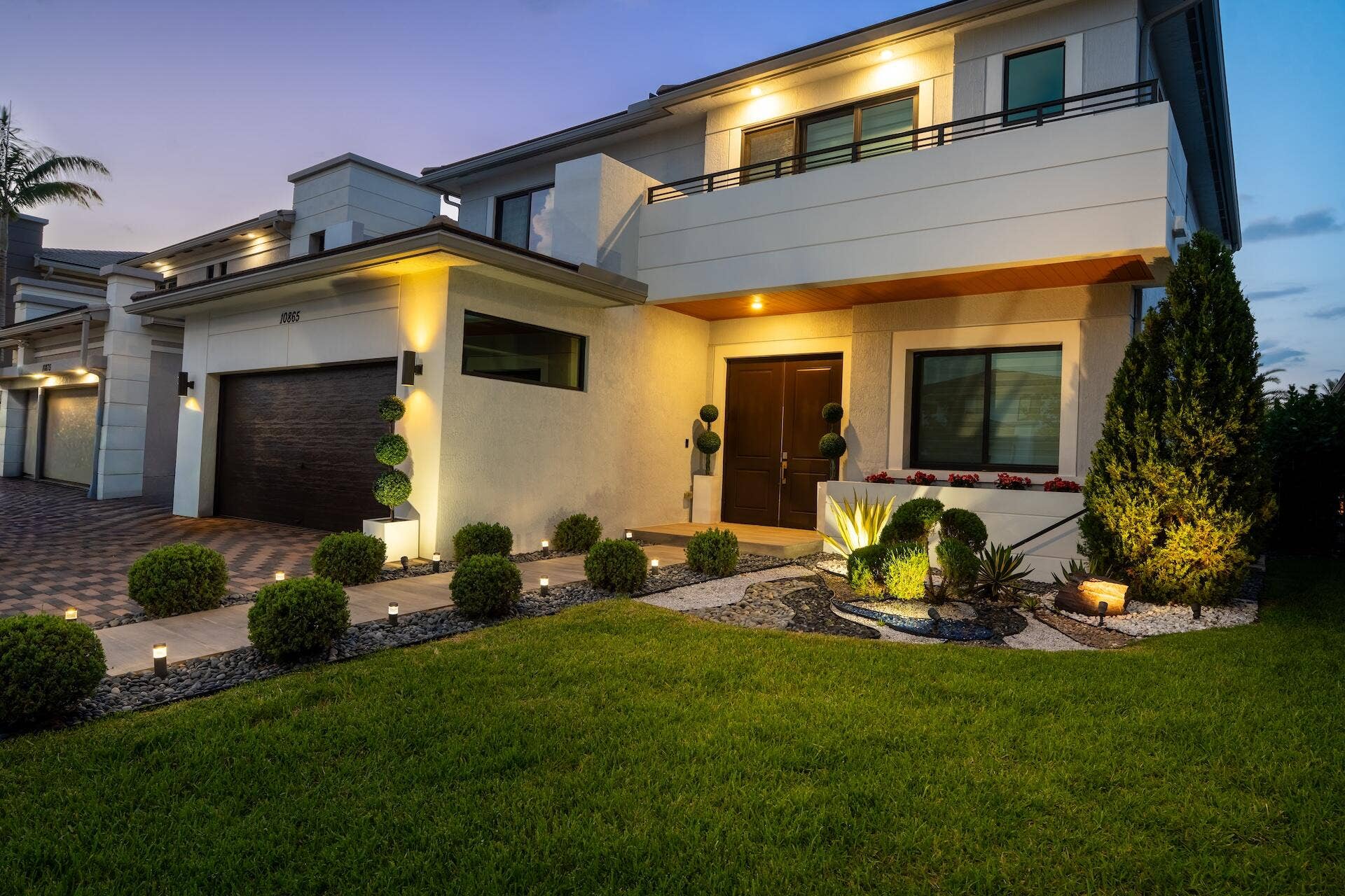 FRONT EXTERIOR