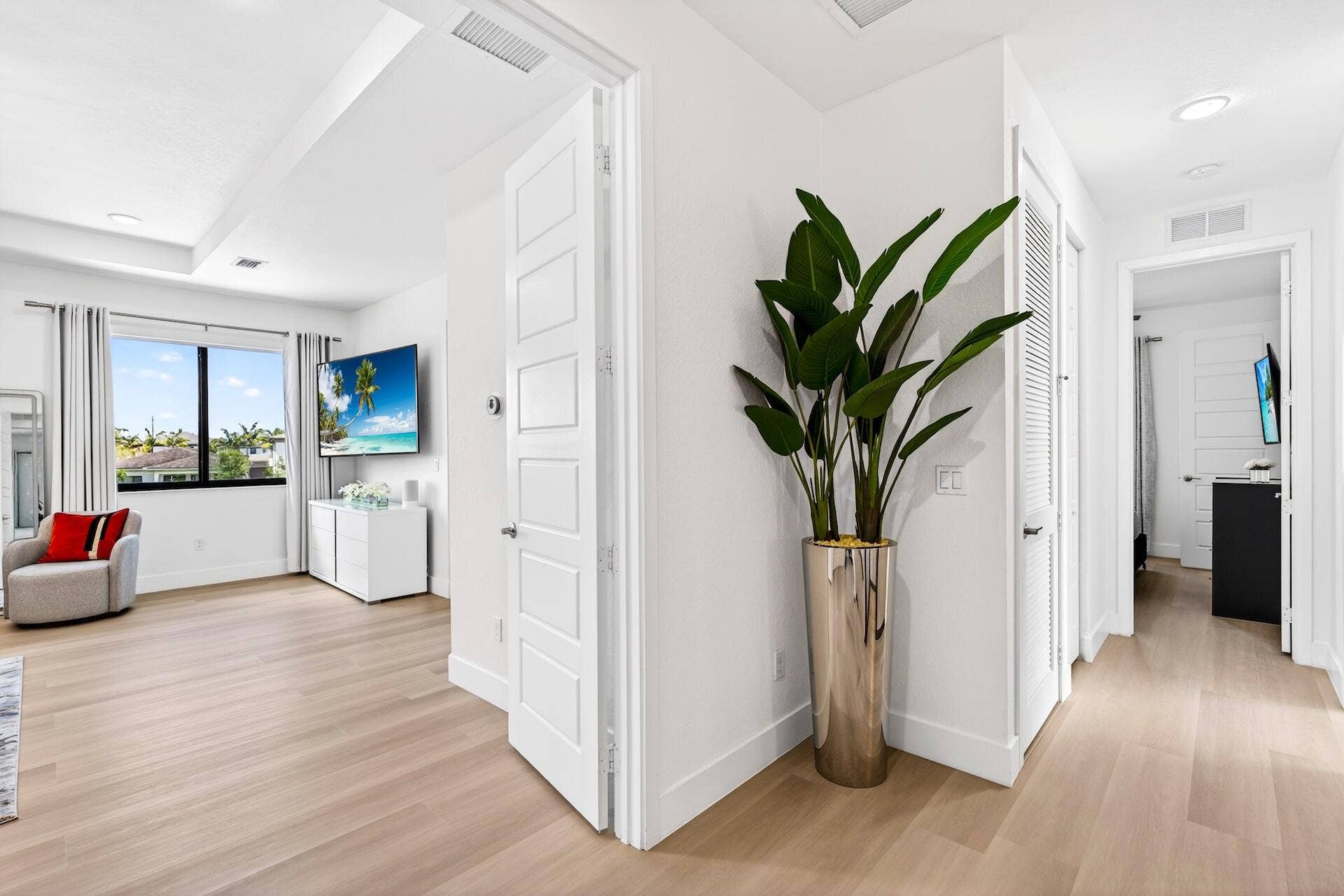 UPSTAIRS HALLWAY