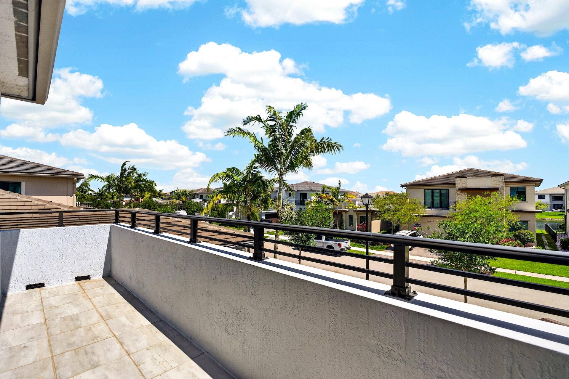 FRONT BALCONY