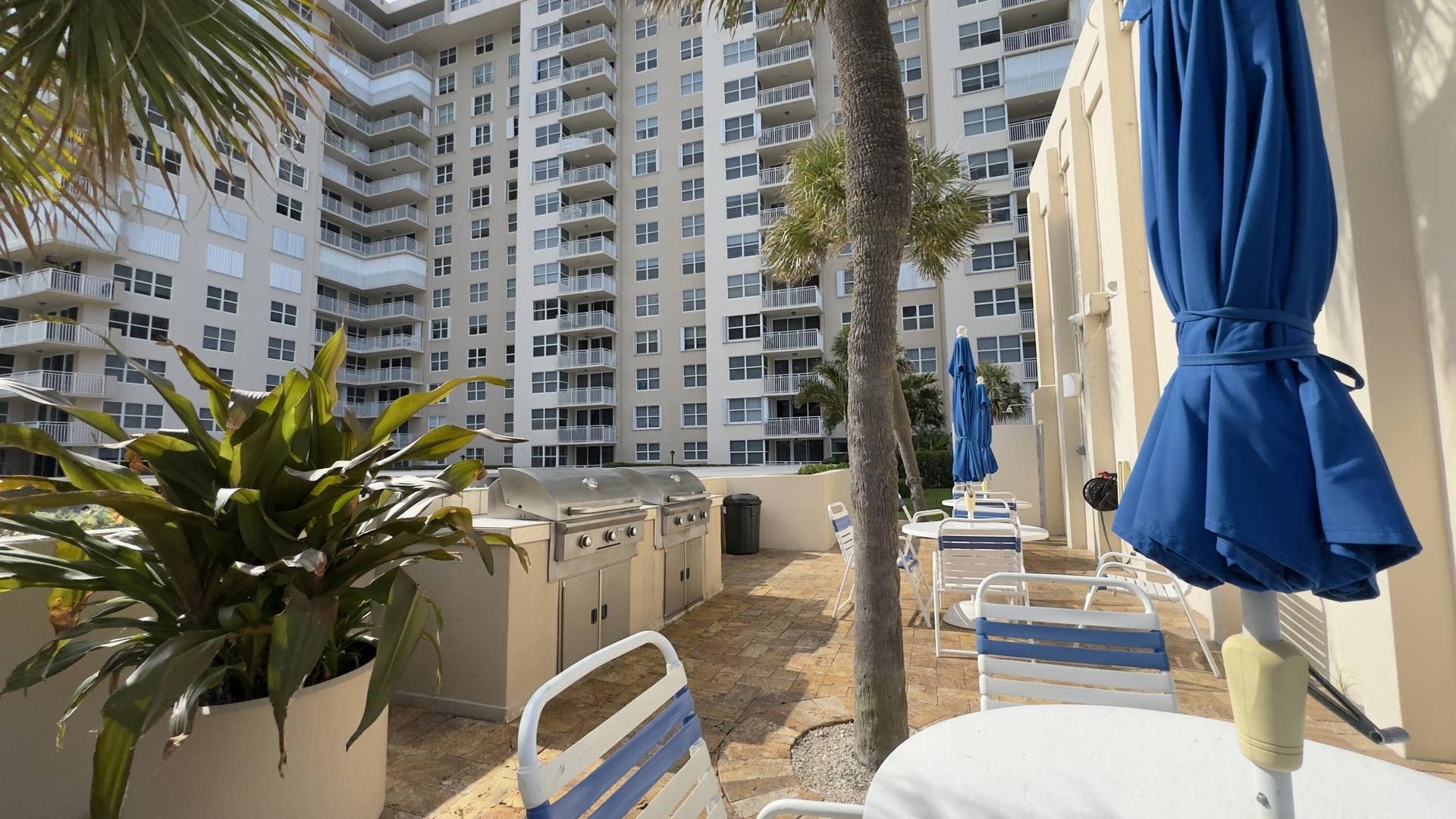 5200 N Ocean Boulevard, #511a, Lauderdale By The Sea, FL 33308 Community BBQ Grills and Picnic Area