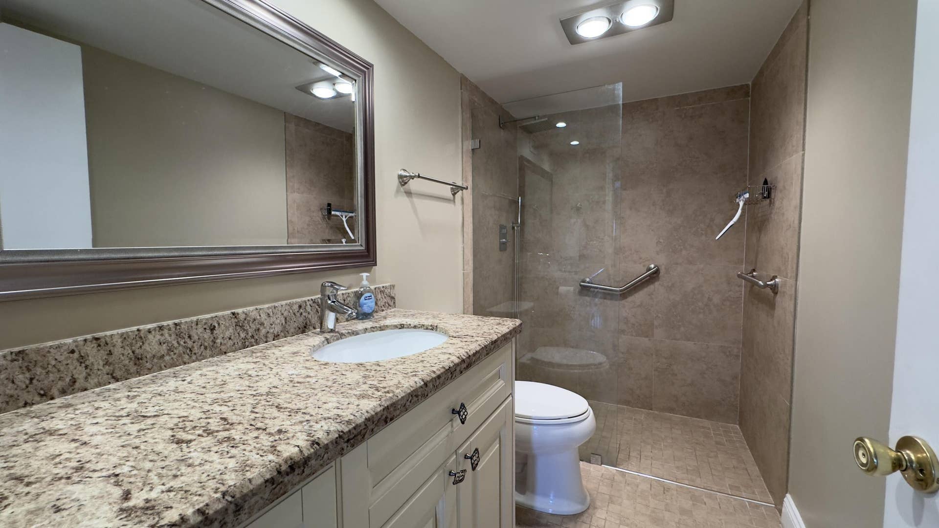 5200 N Ocean Boulevard, #511a, Lauderdale By The Sea, FL 33308 Guest Bathroom
