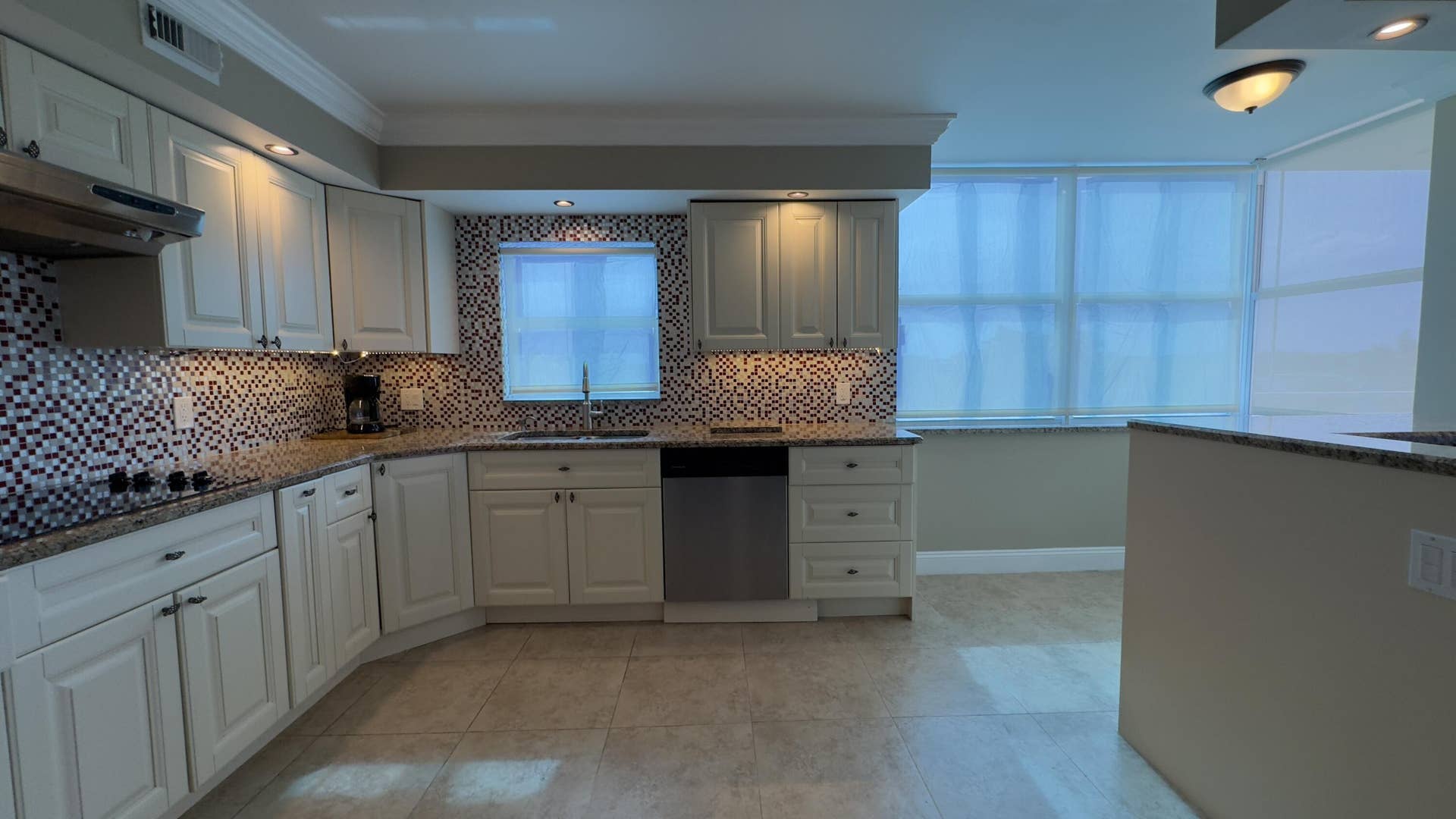 5200 N Ocean Boulevard, #511a, Lauderdale By The Sea, FL 33308 Kitchen