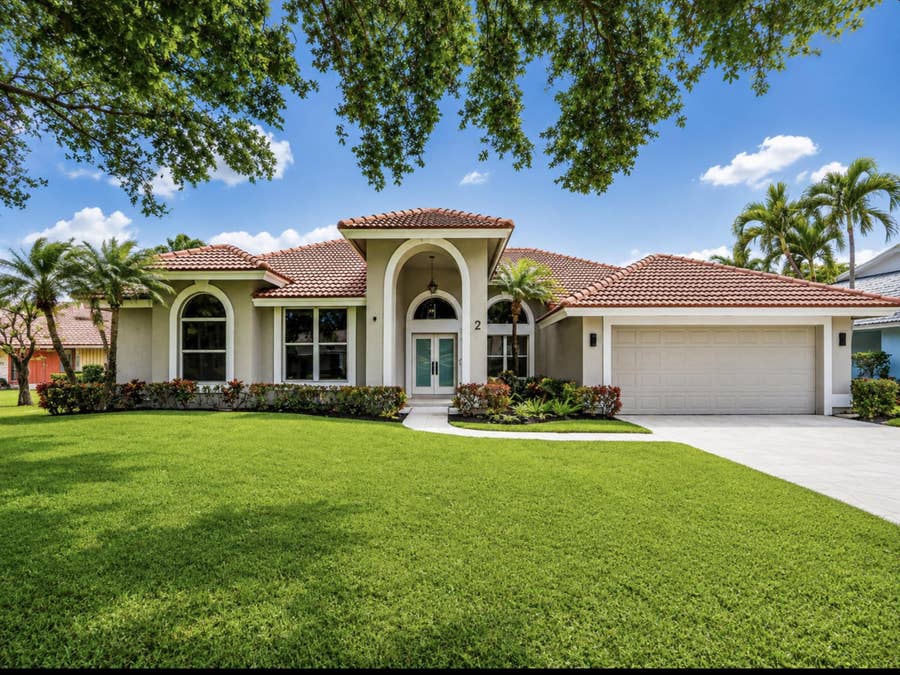 Property photo for 2 Old Fence Road, Palm Beach Gardens, FL