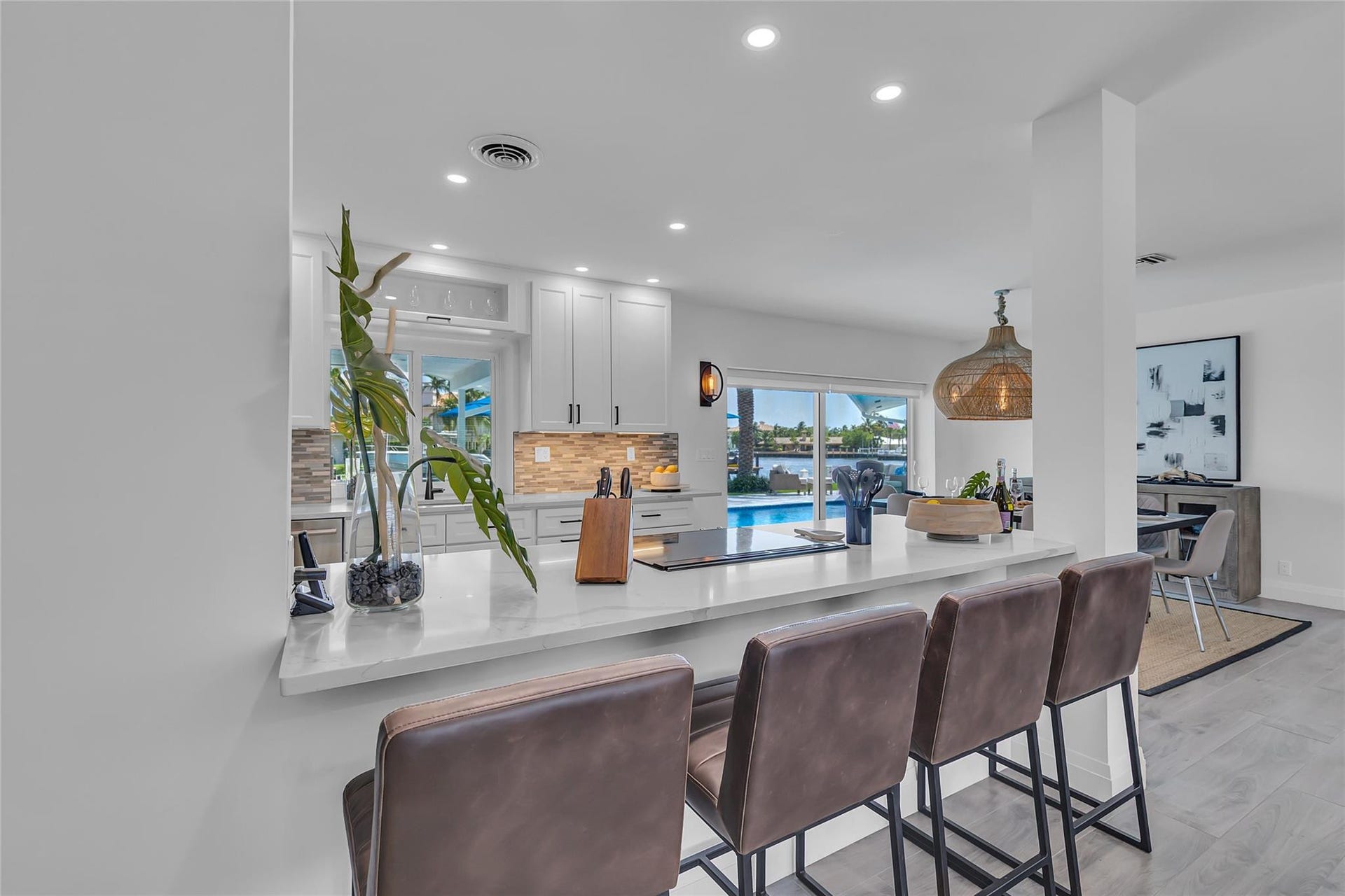Breakfast bar