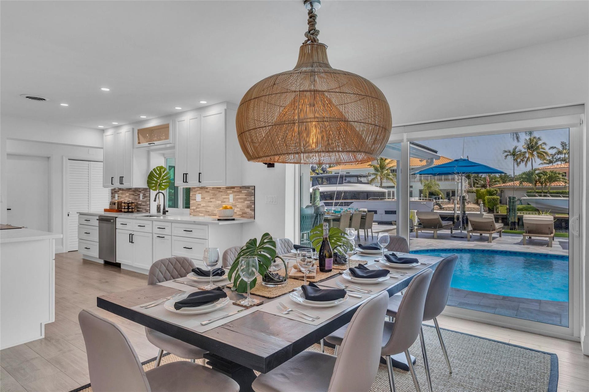 Dining area for 8