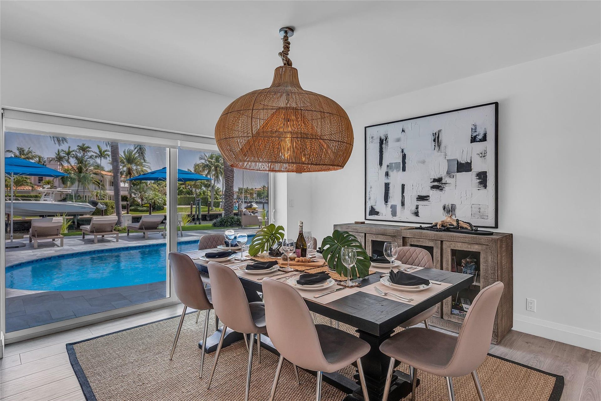 Dining area overlooking pool & intercostal