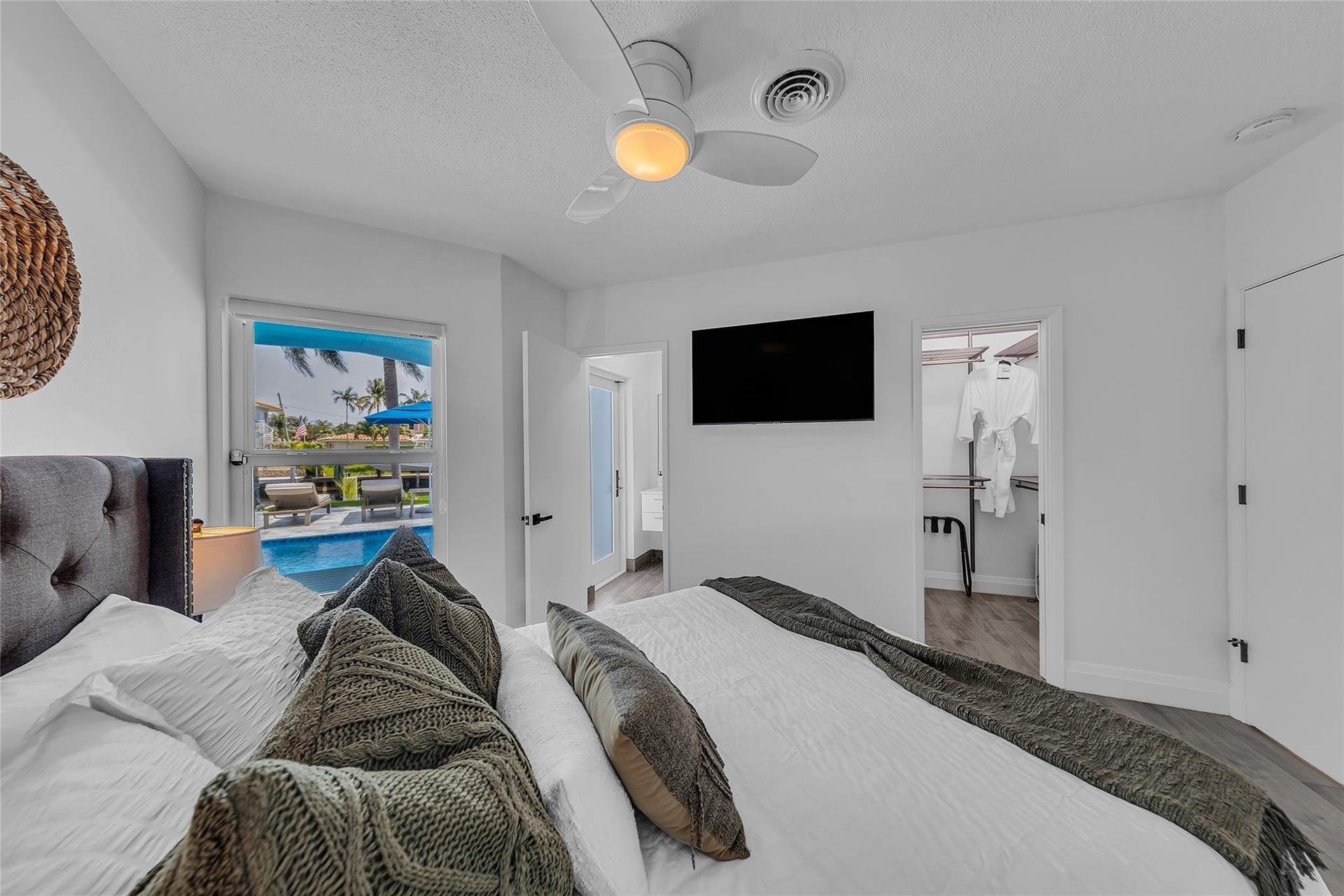 Bedroom 3 with ensuite and patio/pool access