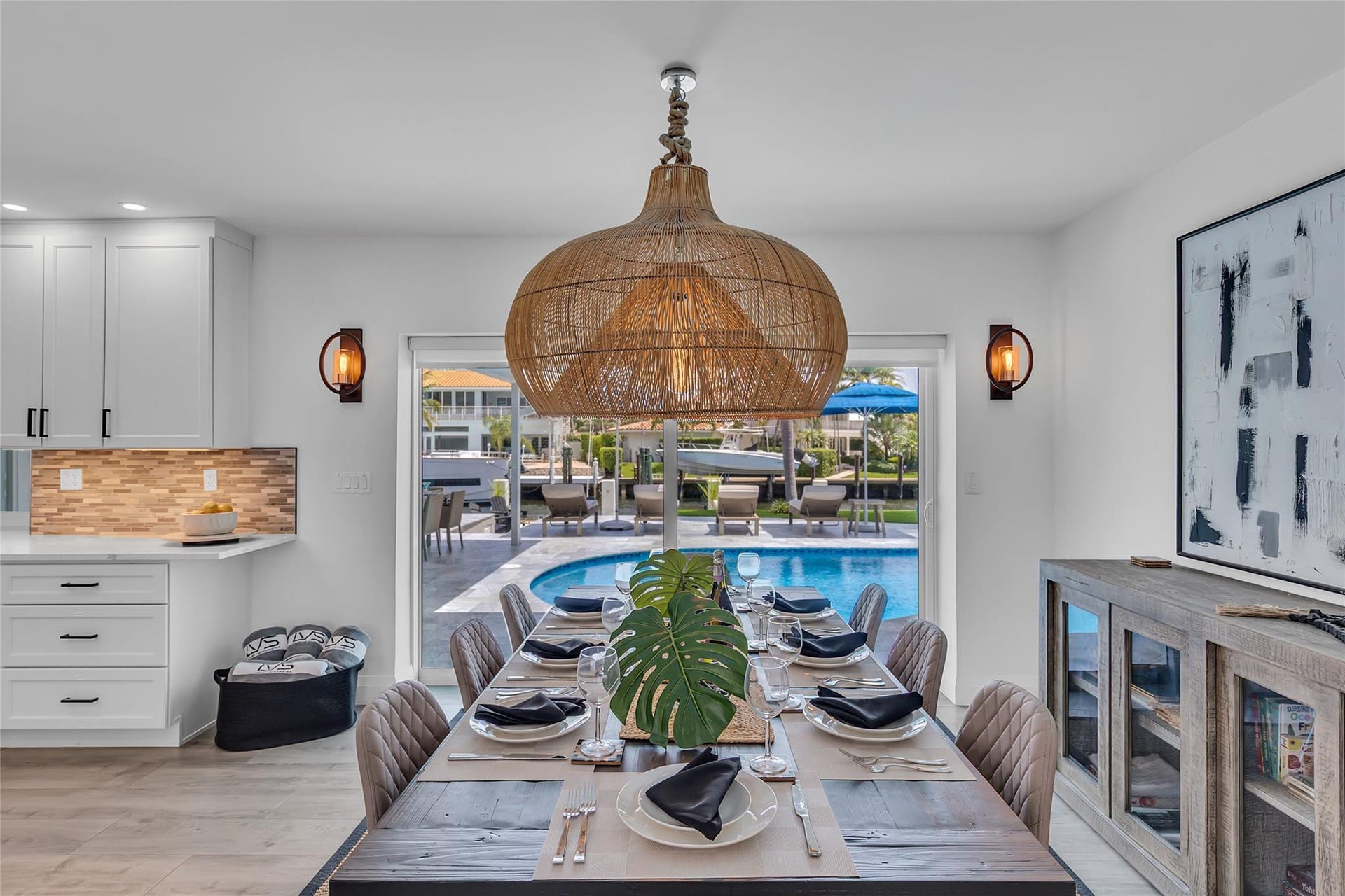Dining area for 8