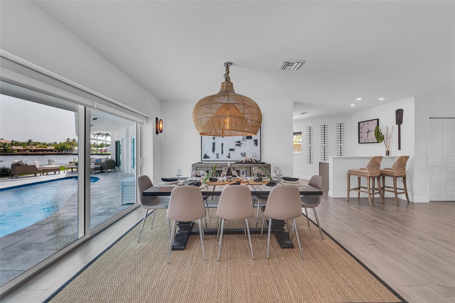 Dining area overlooking pool & intercostal
