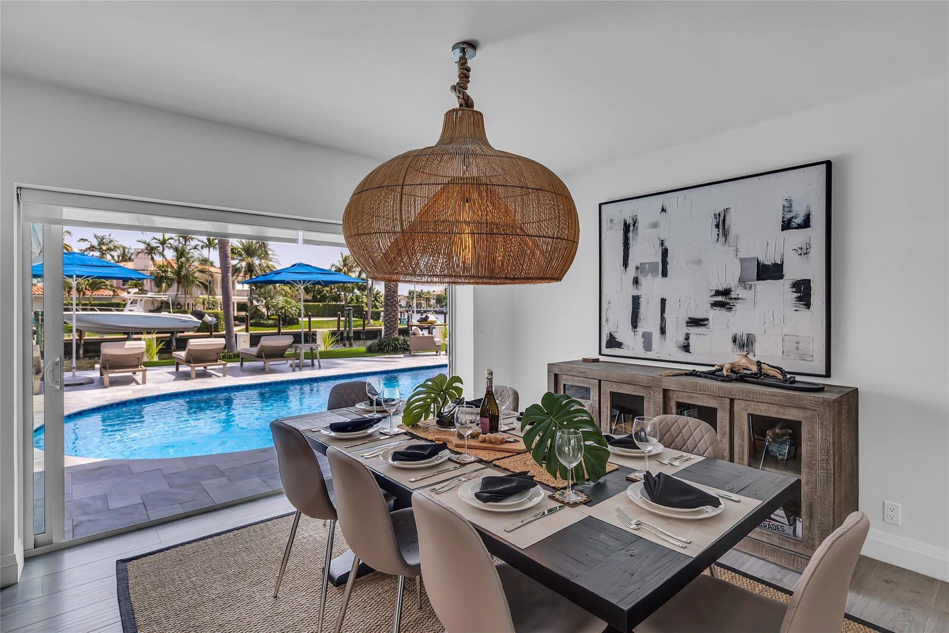 Dining area for 8