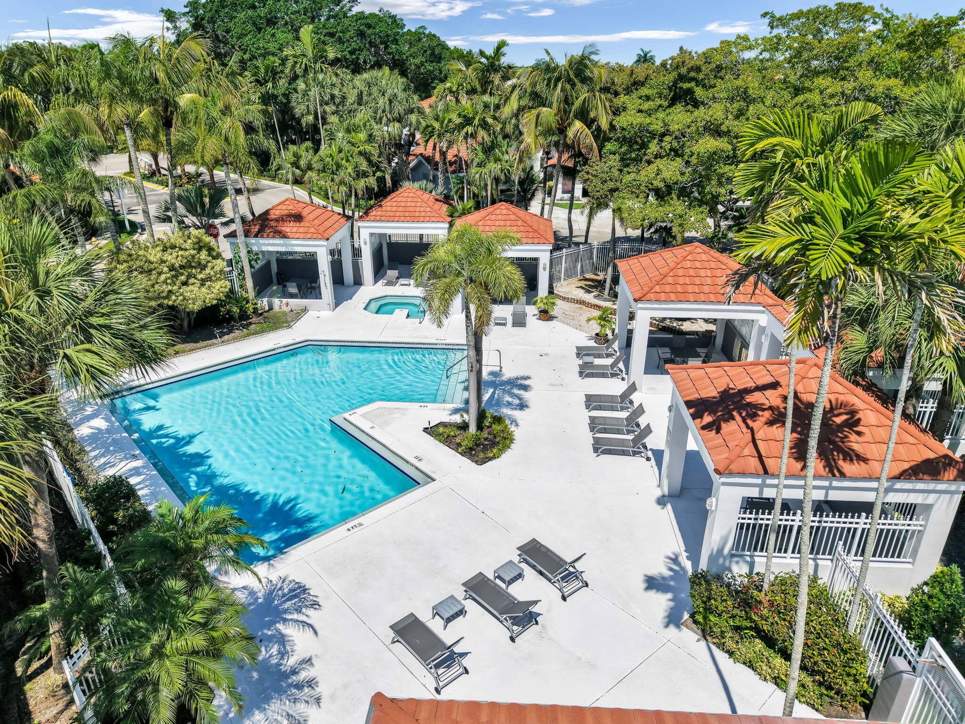 9204 NW 9th Court, Plantation, FL 33324 41-web-or-mls-DJI_20260514111713_0147_D