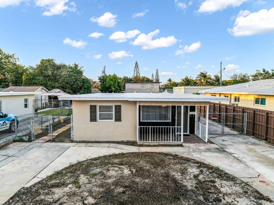 Property photo for 611 NE 34th Street, Pompano Beach, FL