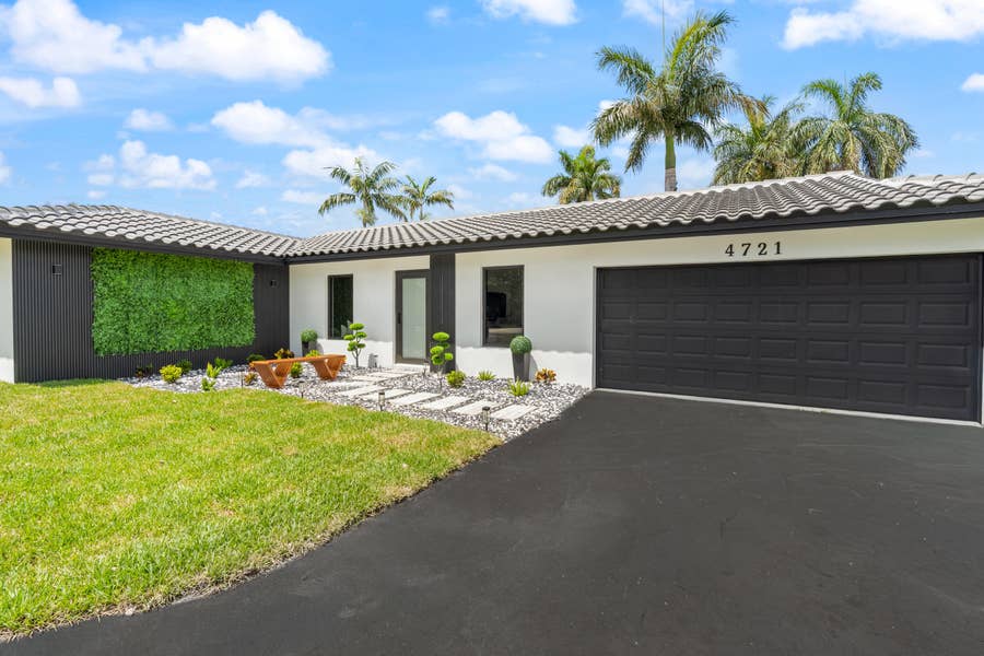 Property photo for 4721 Bayview Drive, Fort Lauderdale, FL