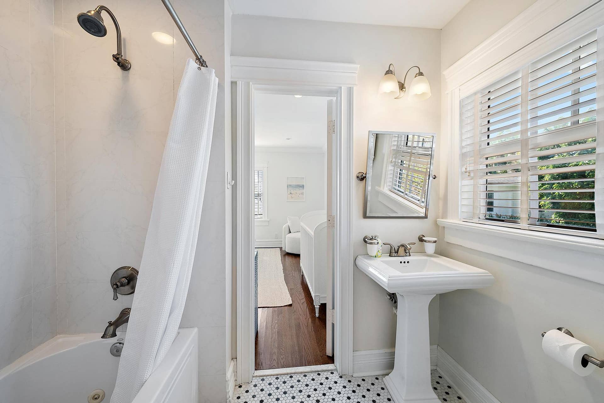 3109 Washington Road, West Palm Beach, FL 33405 Bath