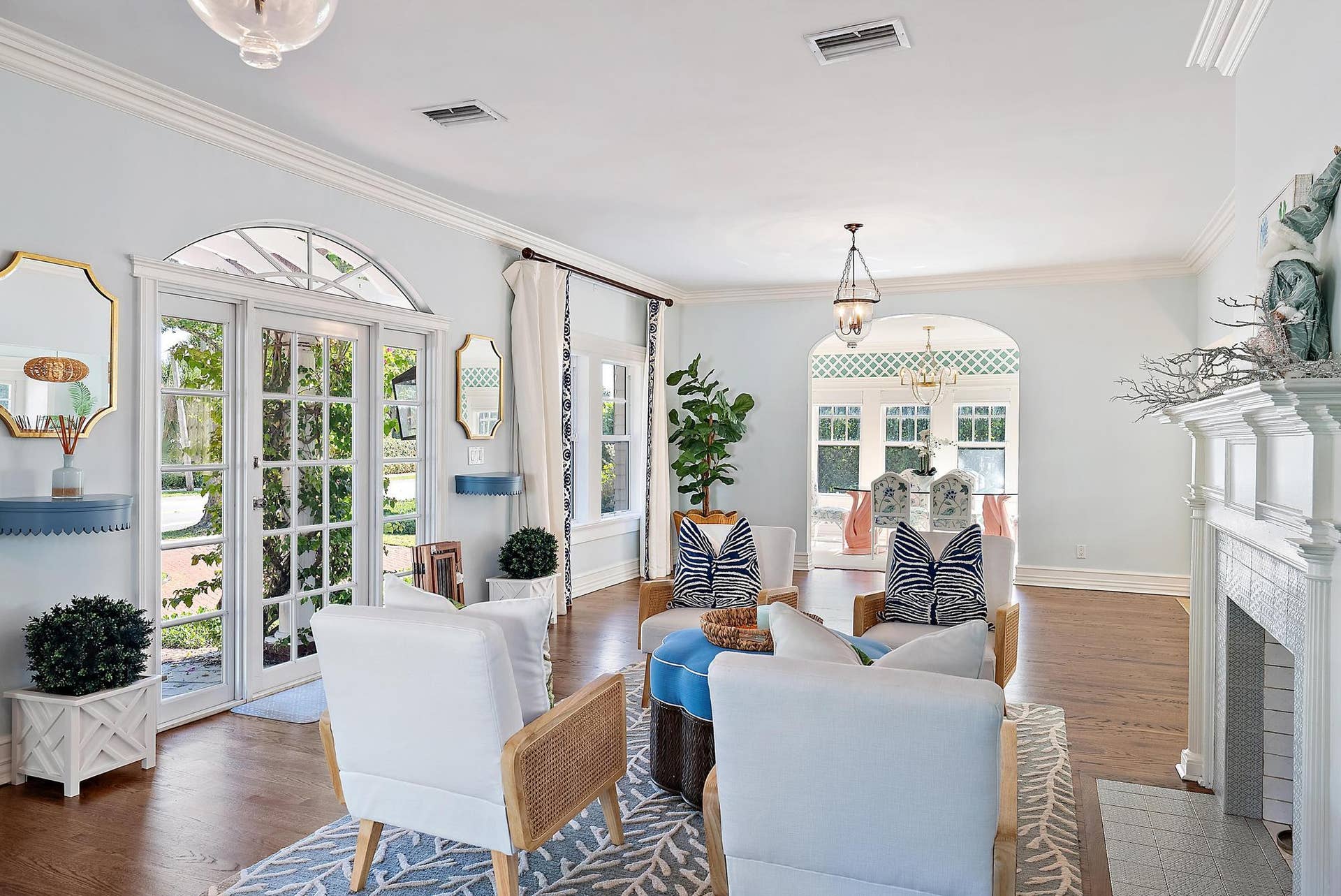3109 Washington Road, West Palm Beach, FL 33405 Living Room