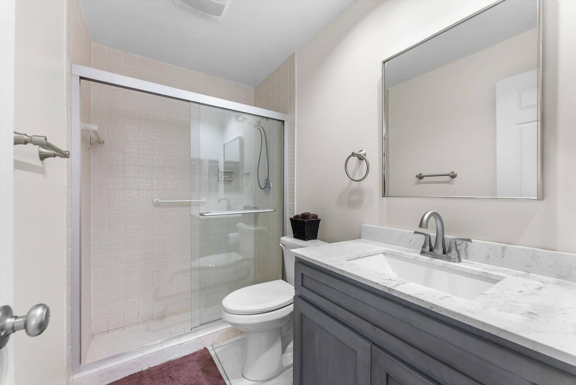 2nd Bathroom