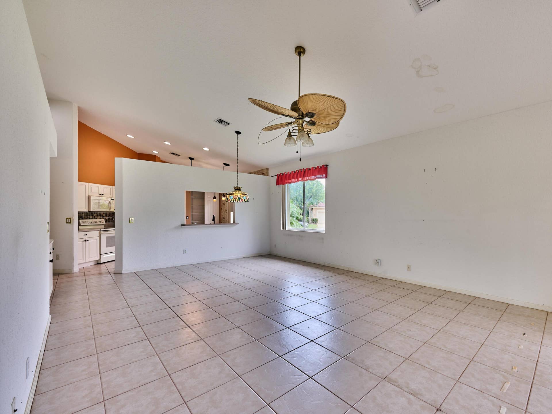 2649 Clipper Circle, West Palm Beach, FL 33411 Great Room and Dining Area