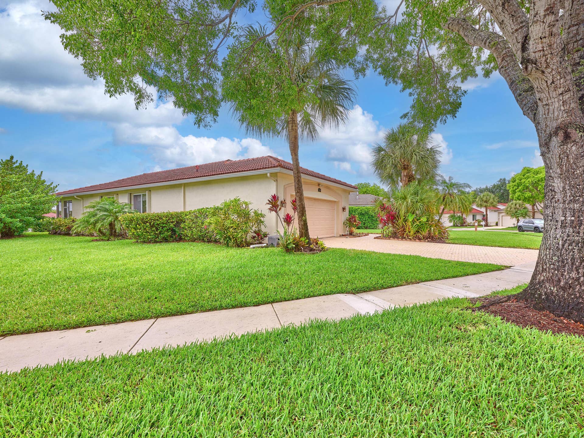 2649 Clipper Circle, West Palm Beach, FL 33411 Front