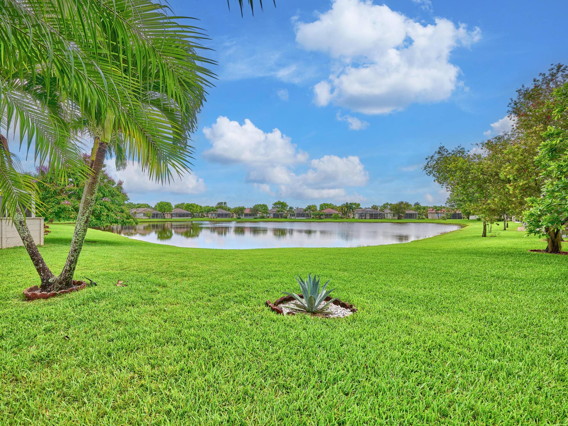 2649 Clipper Circle, West Palm Beach, FL 33411 Lake front
