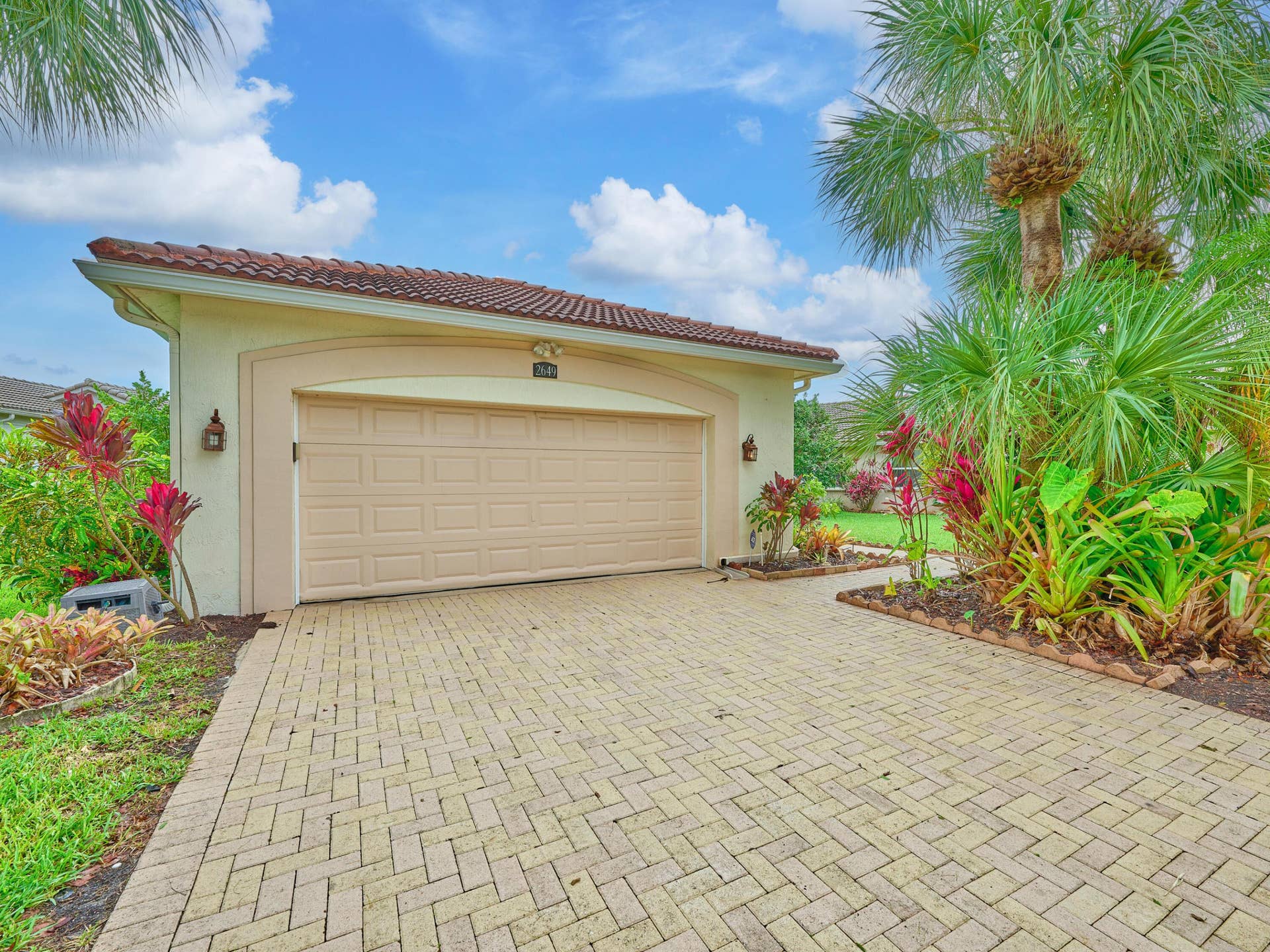 2649 Clipper Circle, West Palm Beach, FL 33411 2 car garage