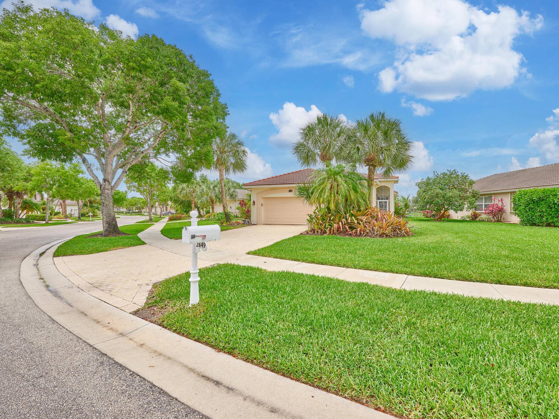2649 Clipper Circle, West Palm Beach, FL 33411 Front