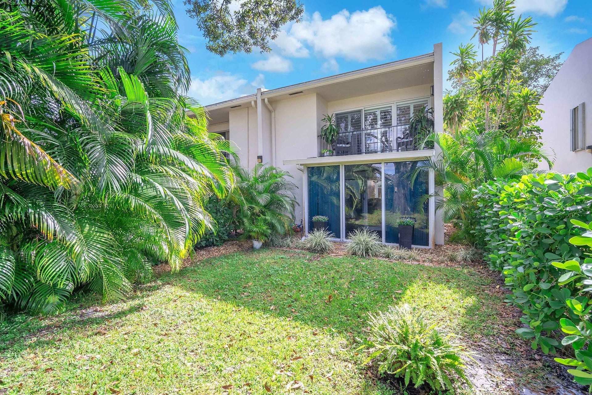 3073 N Palm Aire Drive, #3073, Pompano Beach, FL 33069 Corner Unit
