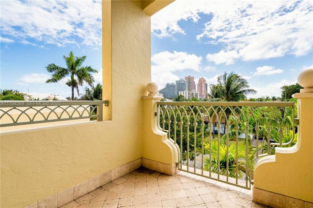 3121 NE 26th Street, Fort Lauderdale, Fort Lauderdale, FL 33305 GetMedia-24.ashx