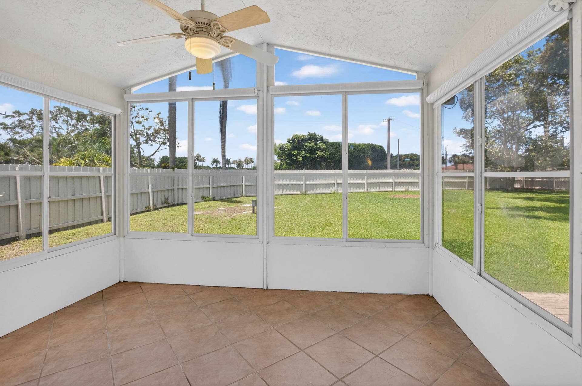 Fully enclosed lanai
