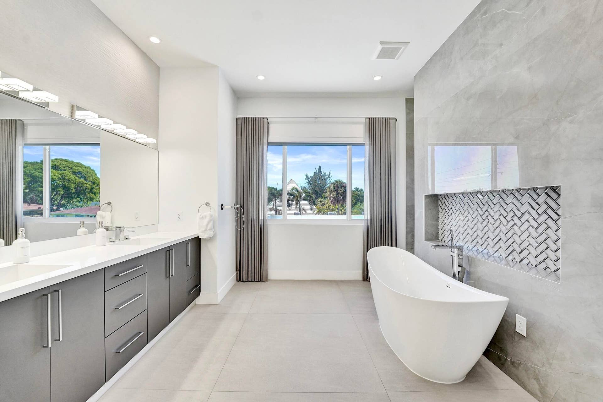 Bathroom - Primary
