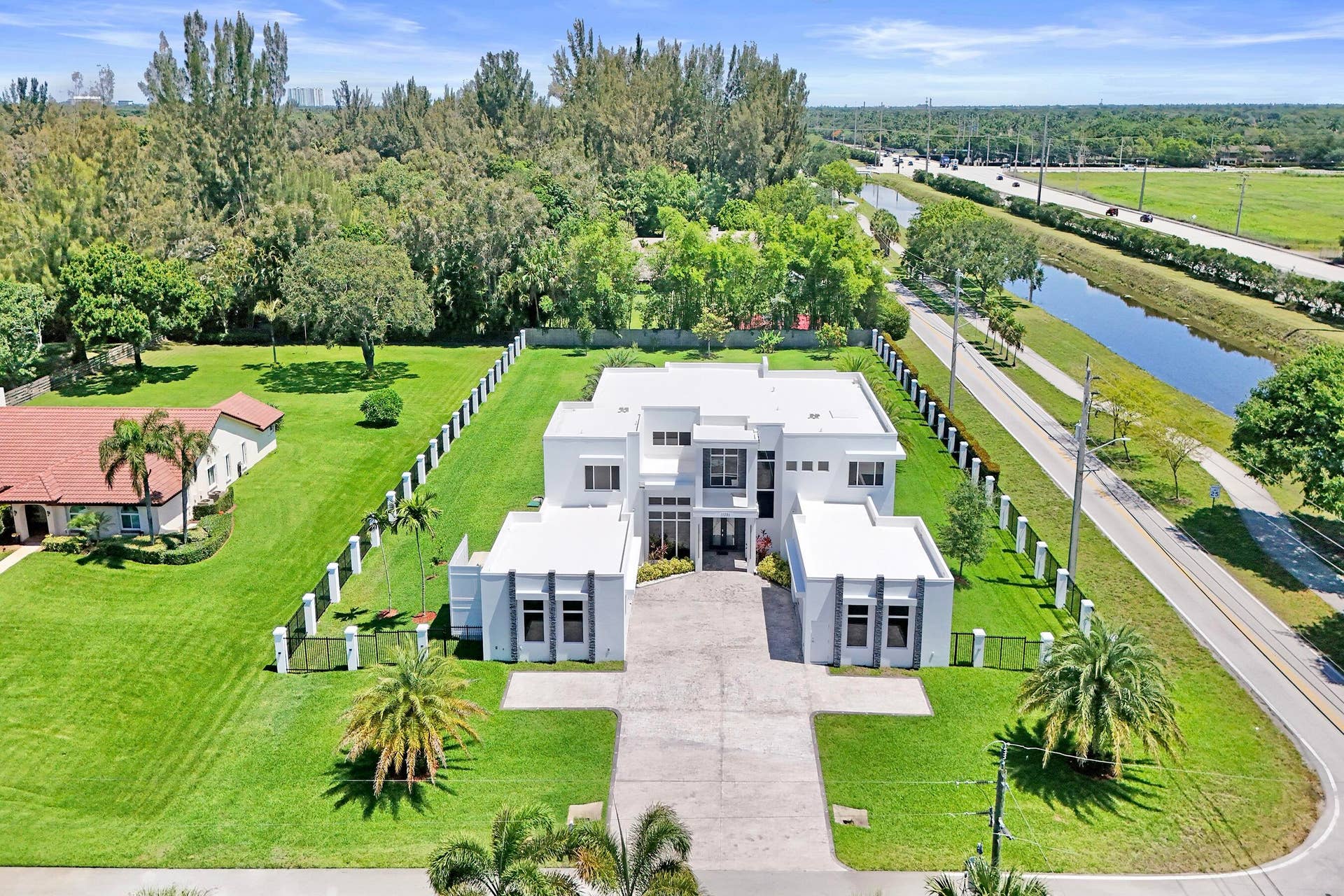 Aerial. Front