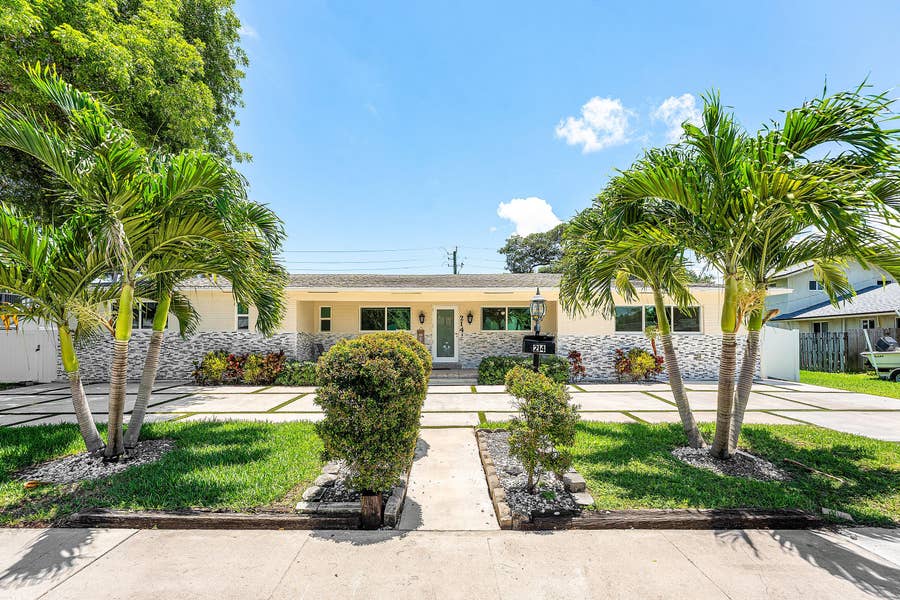 Property photo for 214 SE 5th Street, Dania Beach, FL