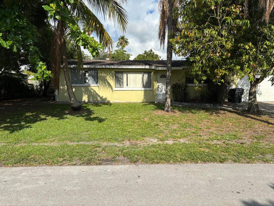 Property photo for 2201 W Carol Circle, West Palm Beach, FL