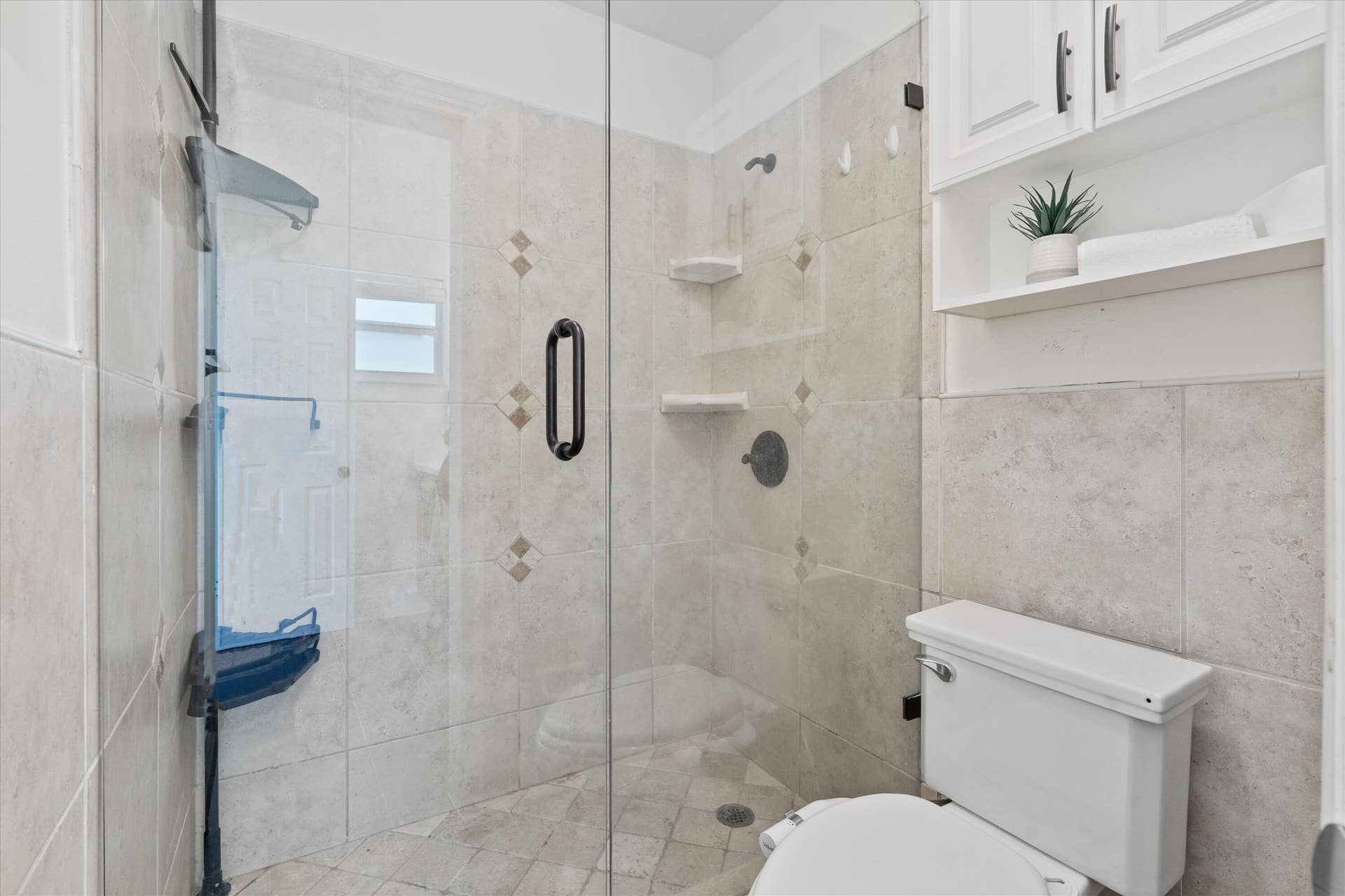 4461 NE 19th Avenue, Oakland Park, FL 33308 Bathroom