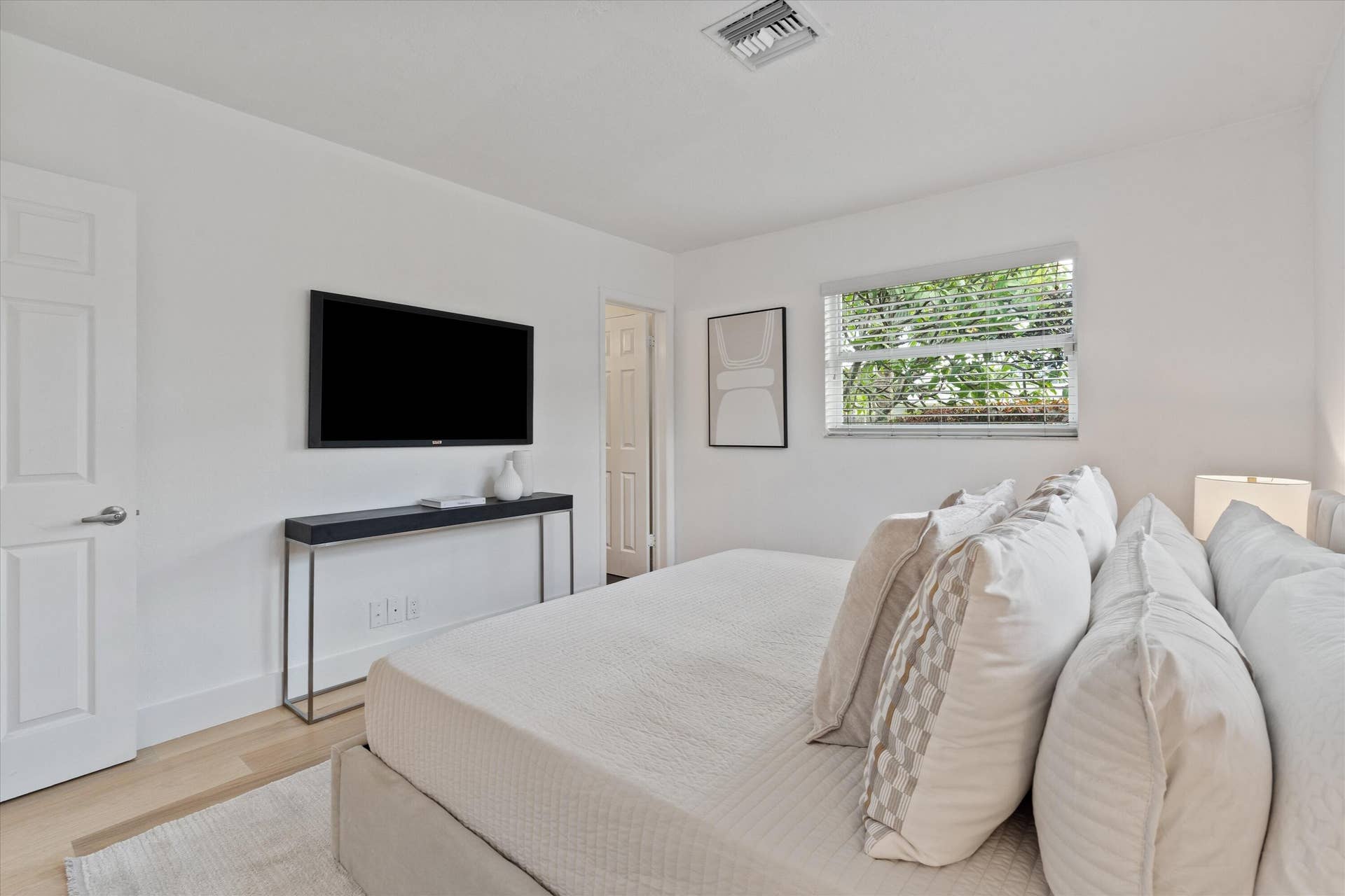4461 NE 19th Avenue, Oakland Park, FL 33308 Bedroom