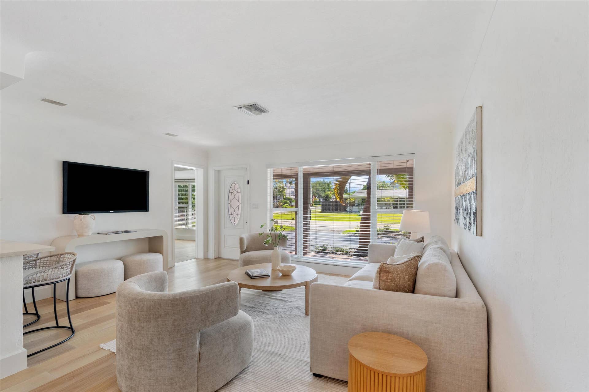 4461 NE 19th Avenue, Oakland Park, FL 33308 Living Room
