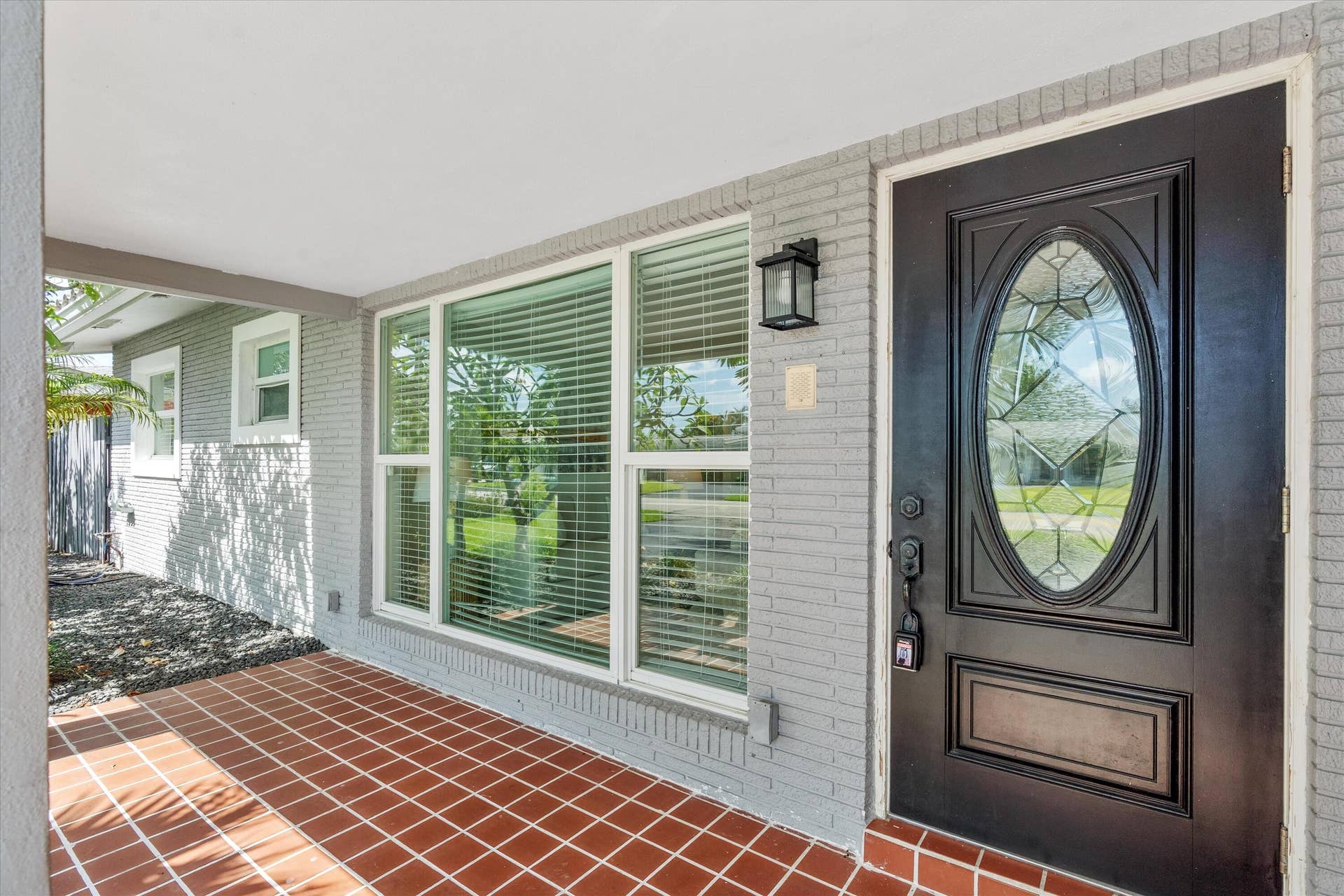 4461 NE 19th Avenue, Oakland Park, FL 33308 Entrance