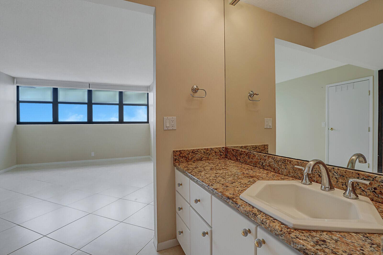 336 Golfview Road, #1115, North Palm Beach, FL 33408 Primary Bath