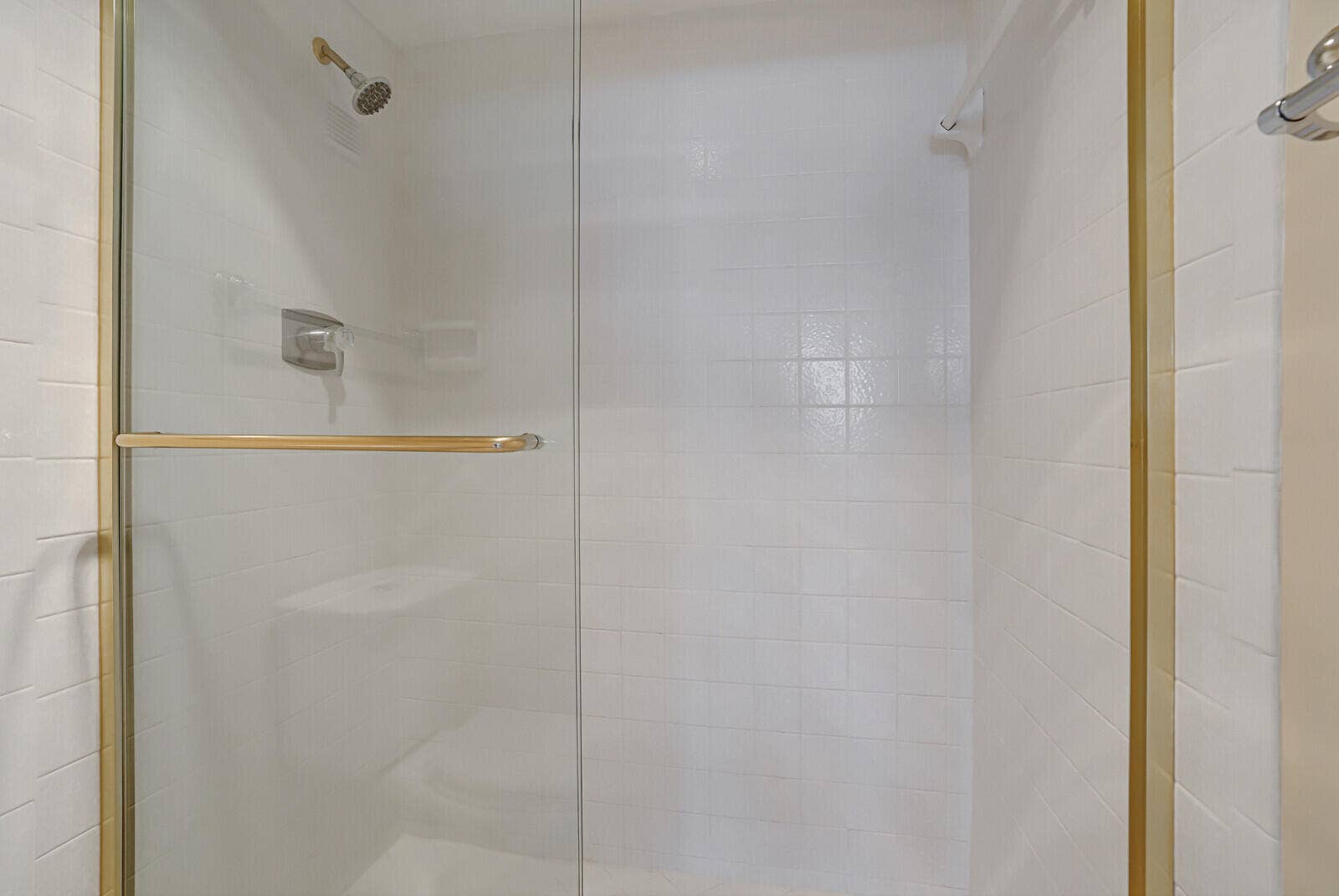 336 Golfview Road, #1115, North Palm Beach, FL 33408 Primary Bathroom