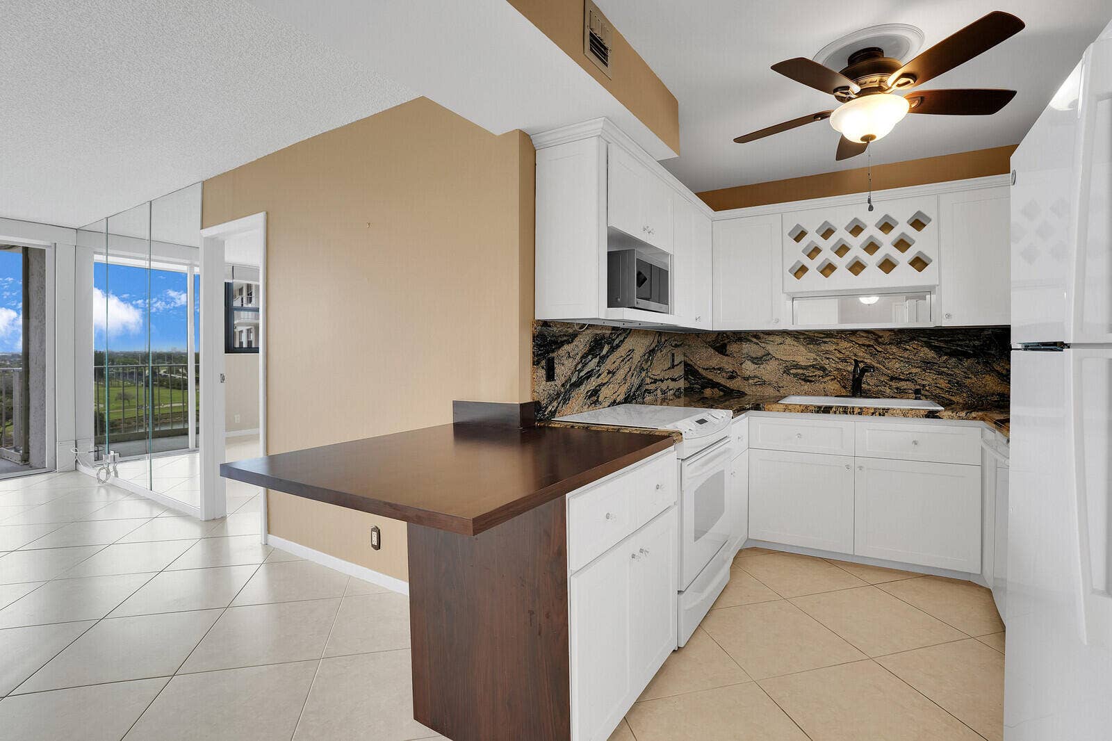 336 Golfview Road, #1115, North Palm Beach, FL 33408 Kitchen