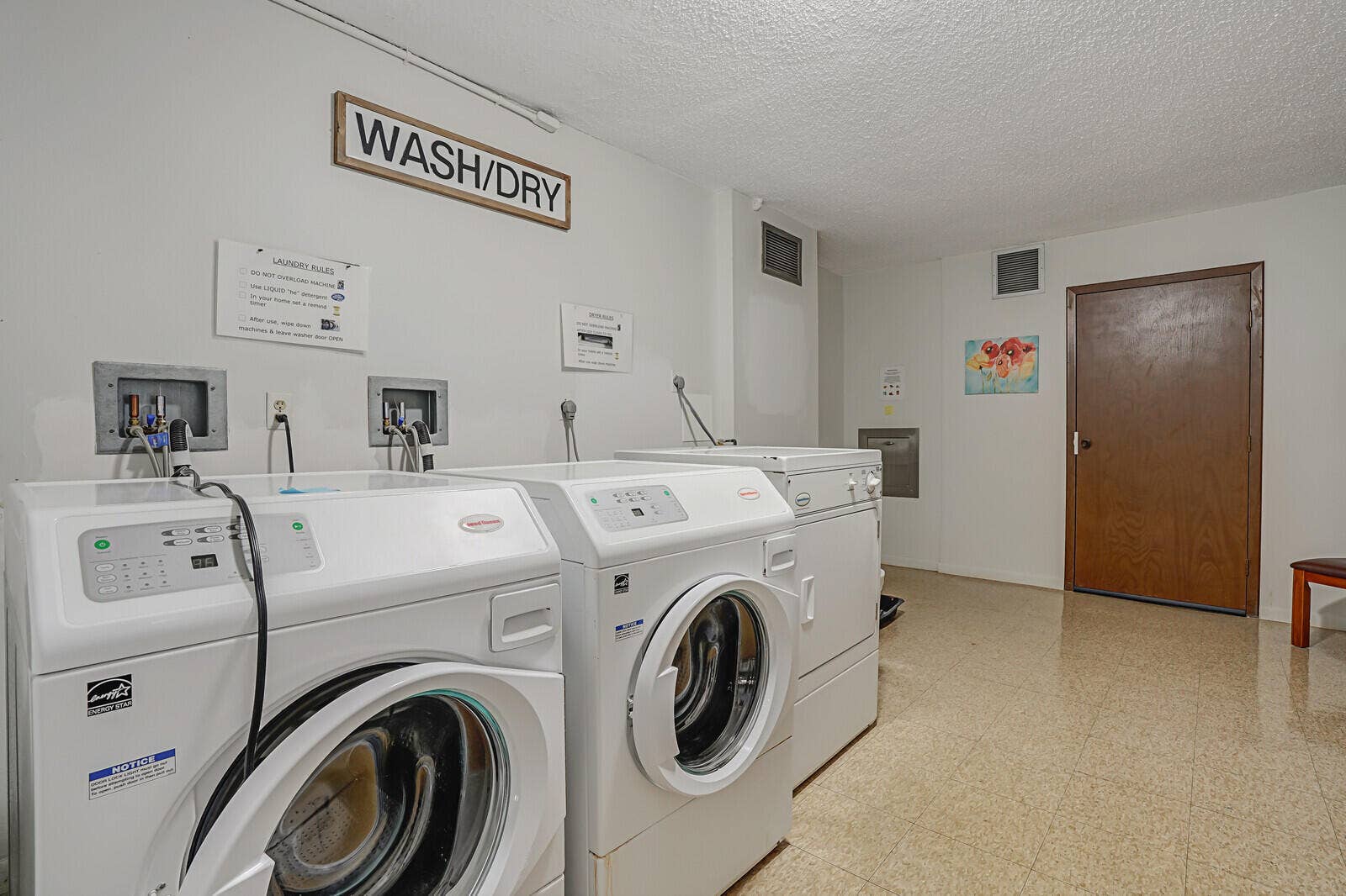 336 Golfview Road, #1115, North Palm Beach, FL 33408 Laundry on the floor