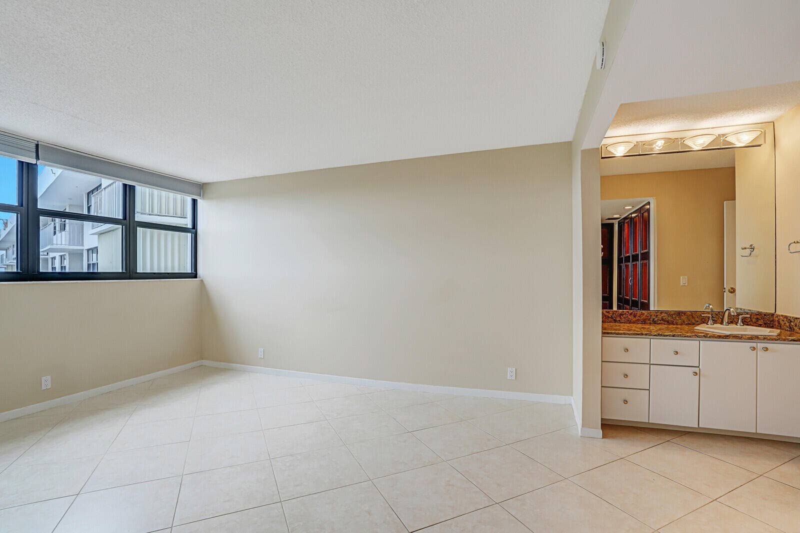 336 Golfview Road, #1115, North Palm Beach, FL 33408 Primary bedroom
