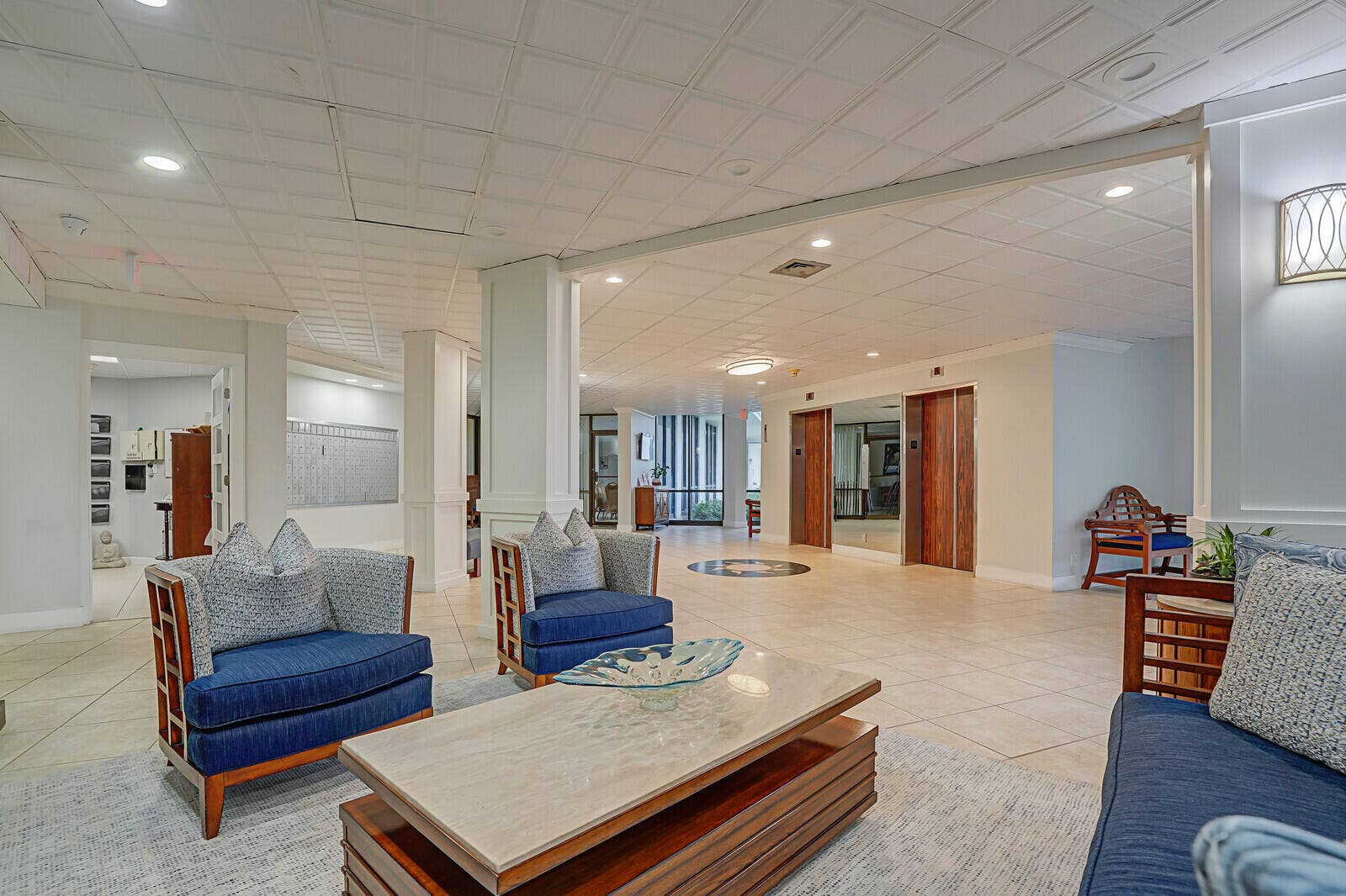 336 Golfview Road, #1115, North Palm Beach, FL 33408 Building Lobby