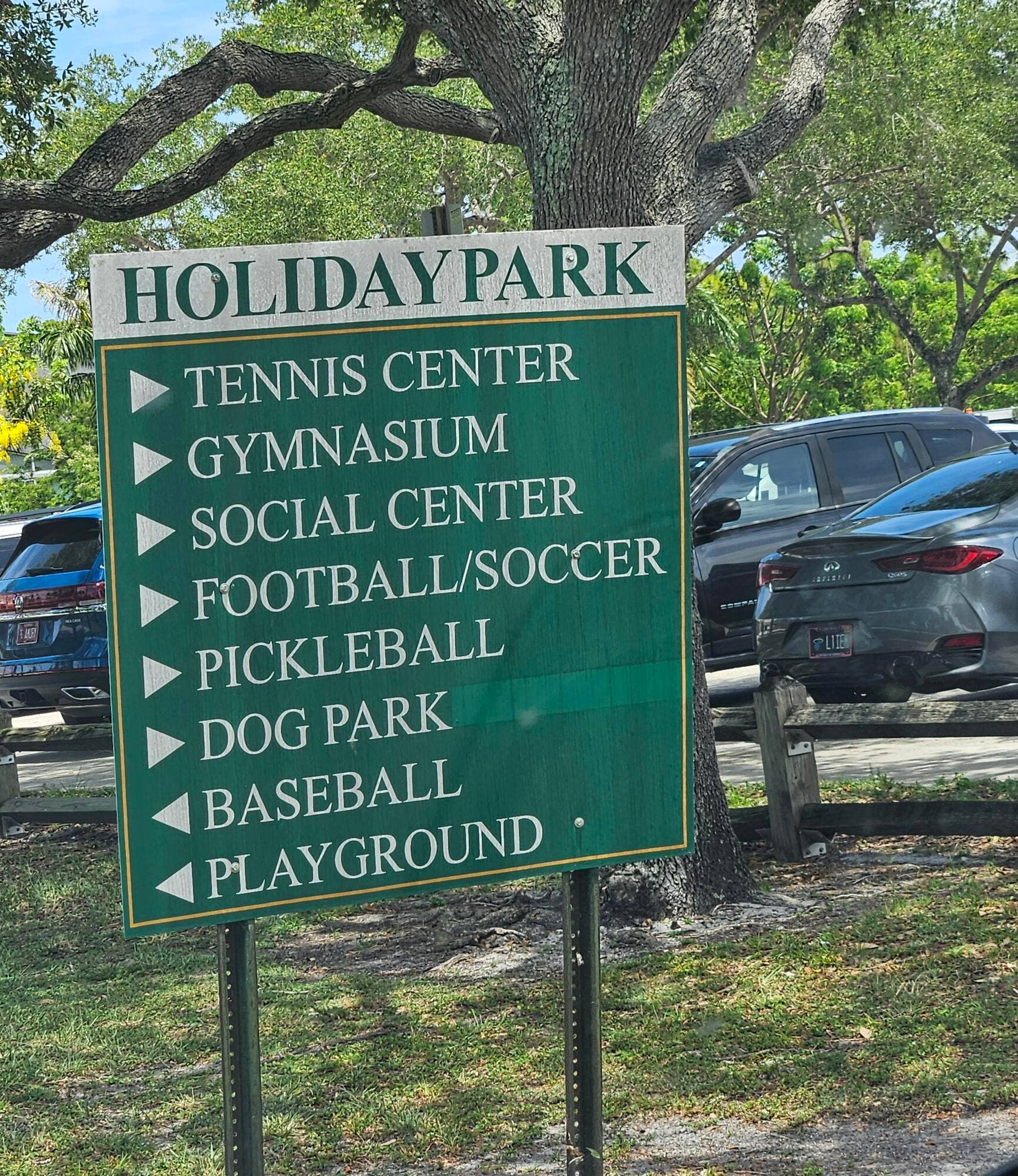 648 NE 17th Avenue, Fort Lauderdale, FL 33304 Walk to 93-acre Holiday Park