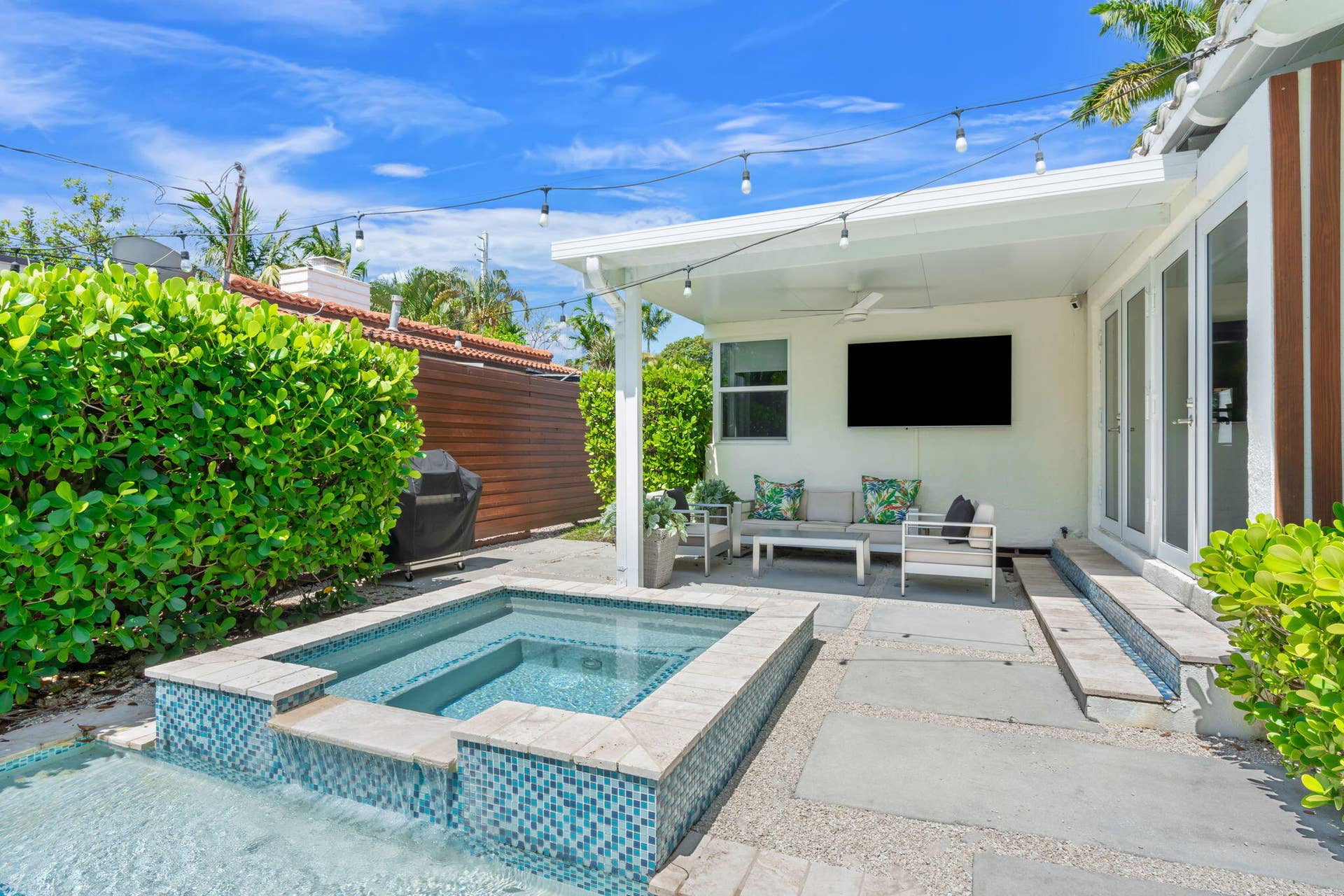 648 NE 17th Avenue, Fort Lauderdale, FL 33304 36-web-or-mls-648 NE 17th Ave, Fort Laud