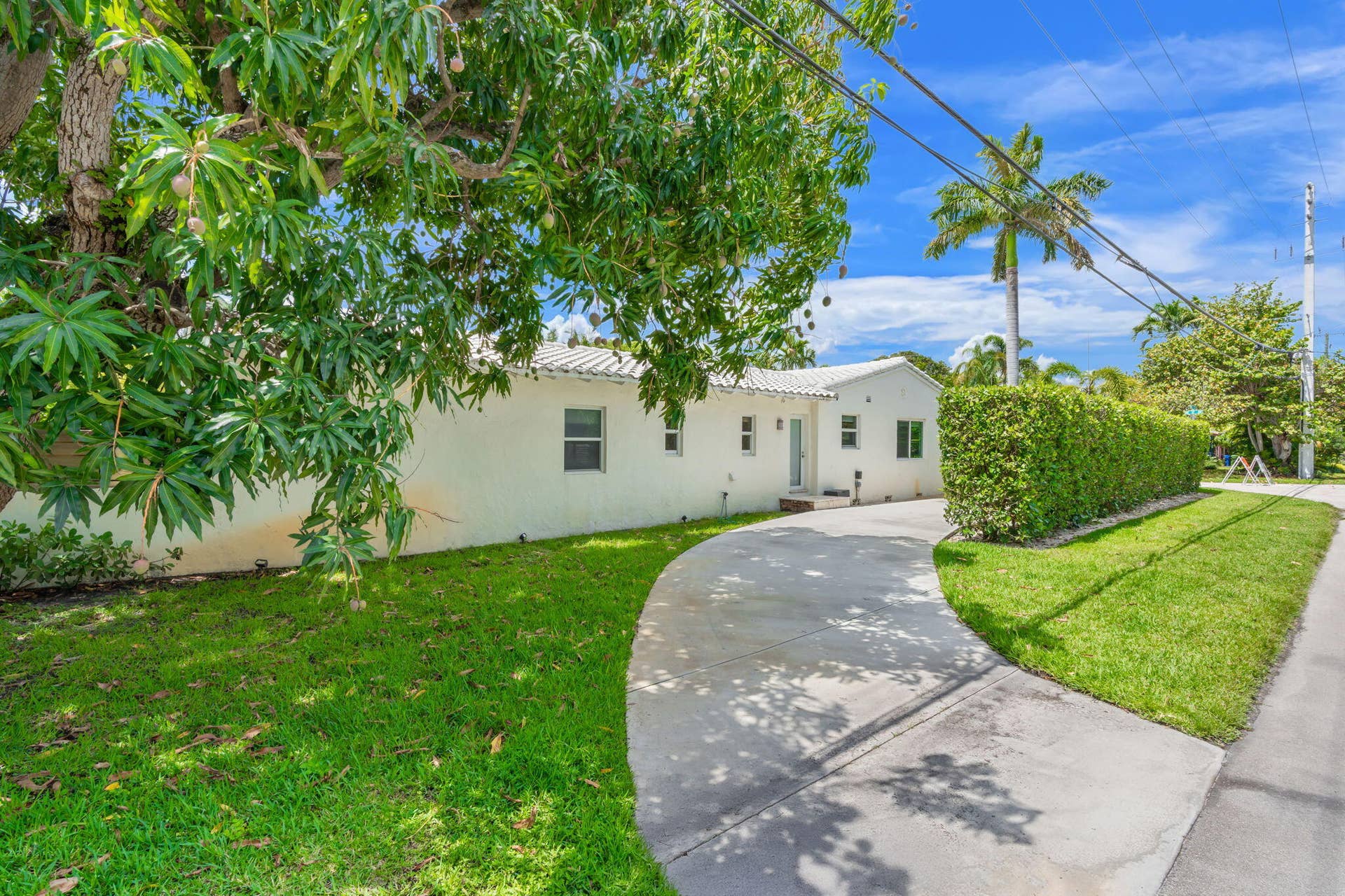 648 NE 17th Avenue, Fort Lauderdale, FL 33304 43-web-or-mls-648 NE 17th Ave, Fort Laud