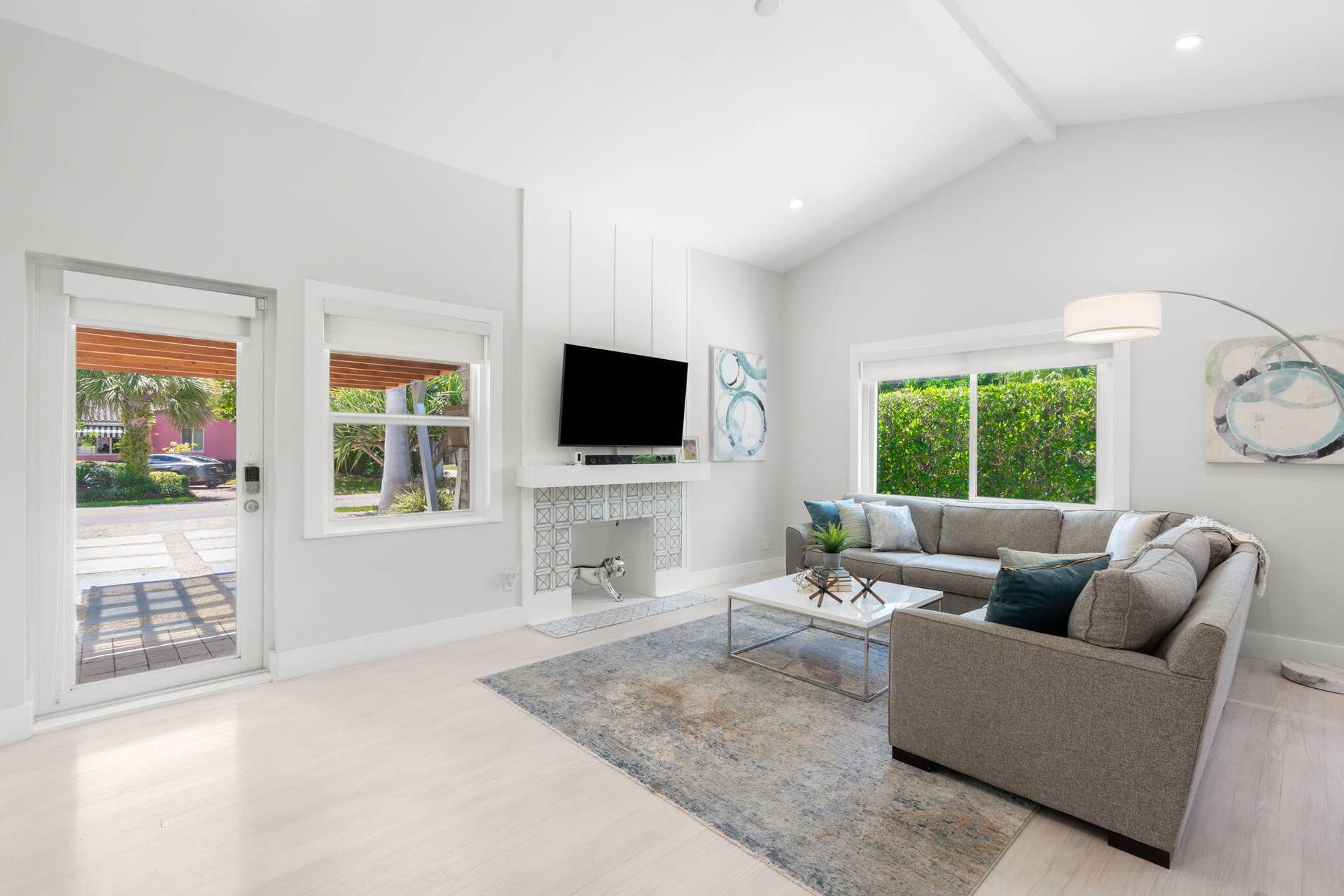 648 NE 17th Avenue, Fort Lauderdale, FL 33304 7-web-or-mls-648 NE 17th Ave, Fort Laude