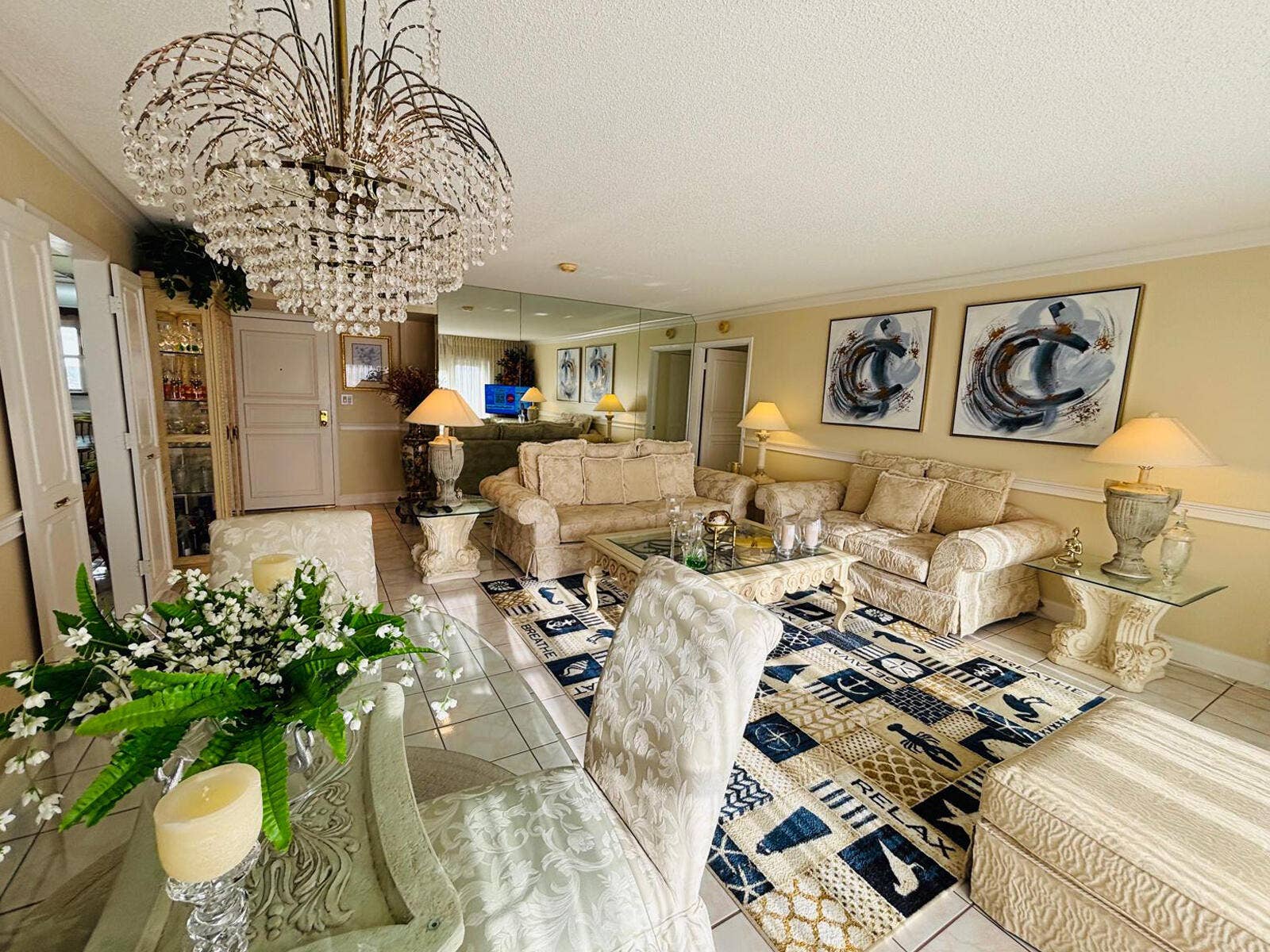 Living/Dining Area